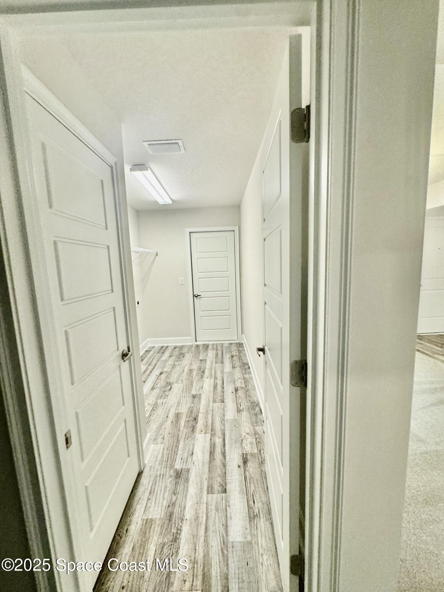 725 De Groodt Road SW