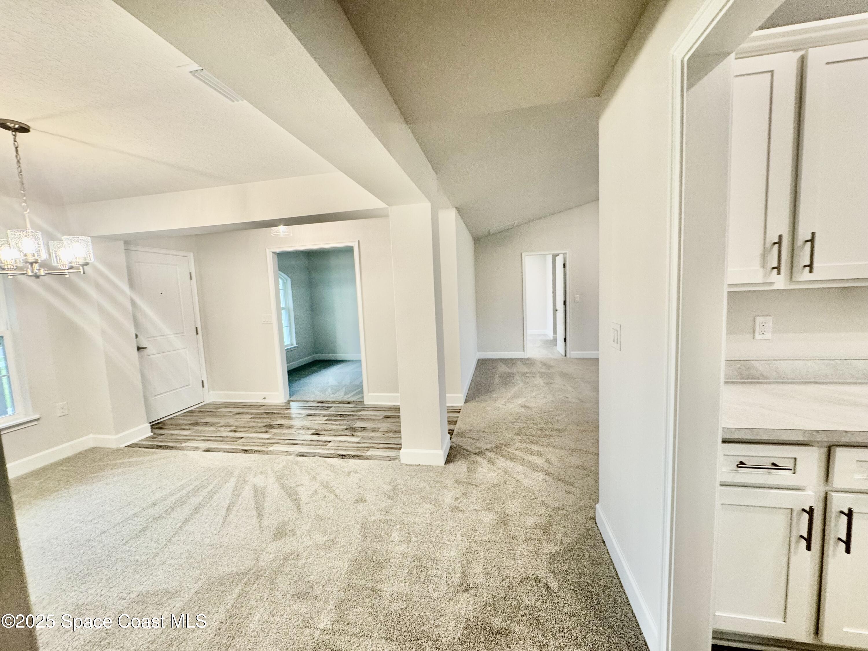 725 De Groodt Road SW