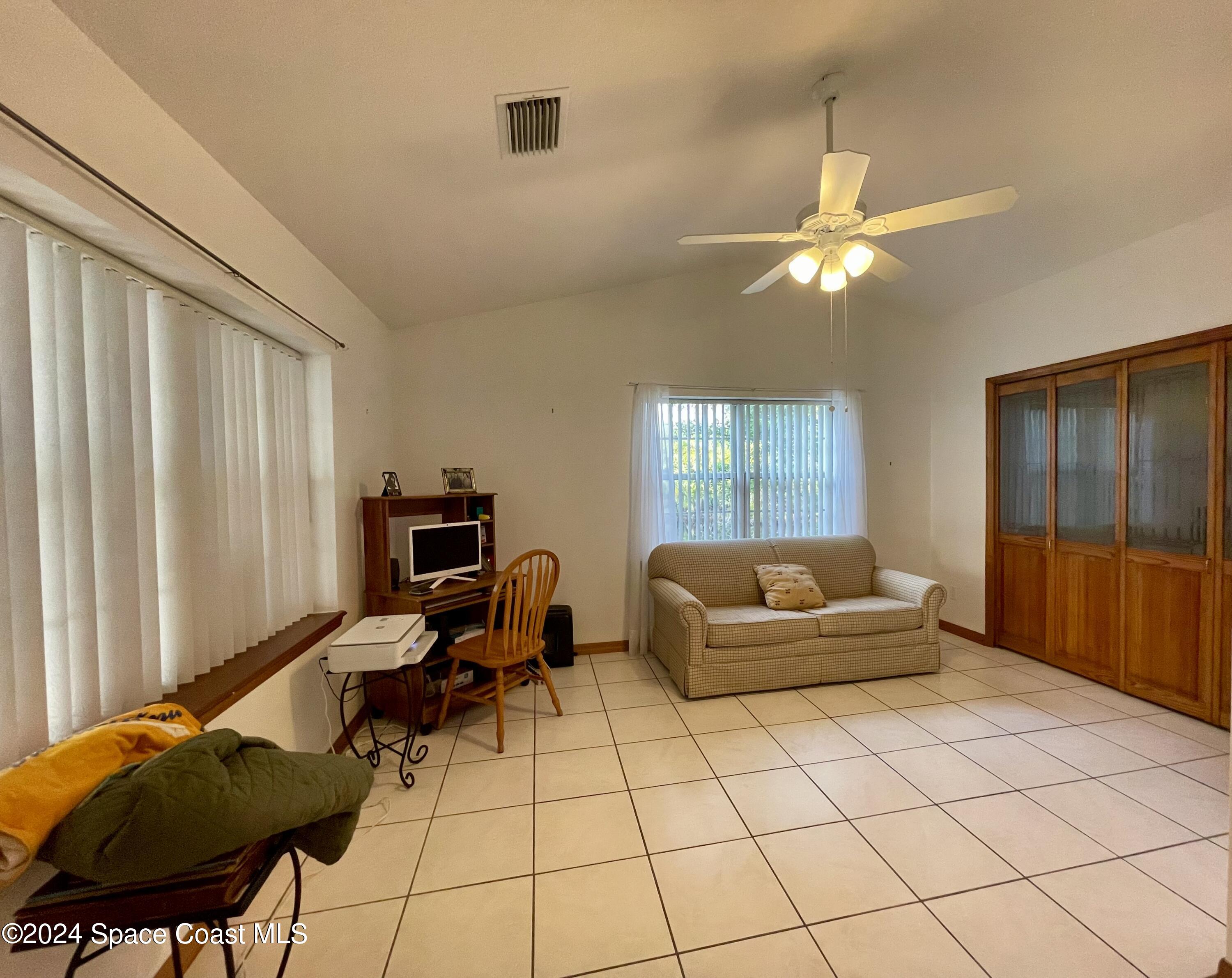 4883 Lake Waterford Way W, 7208