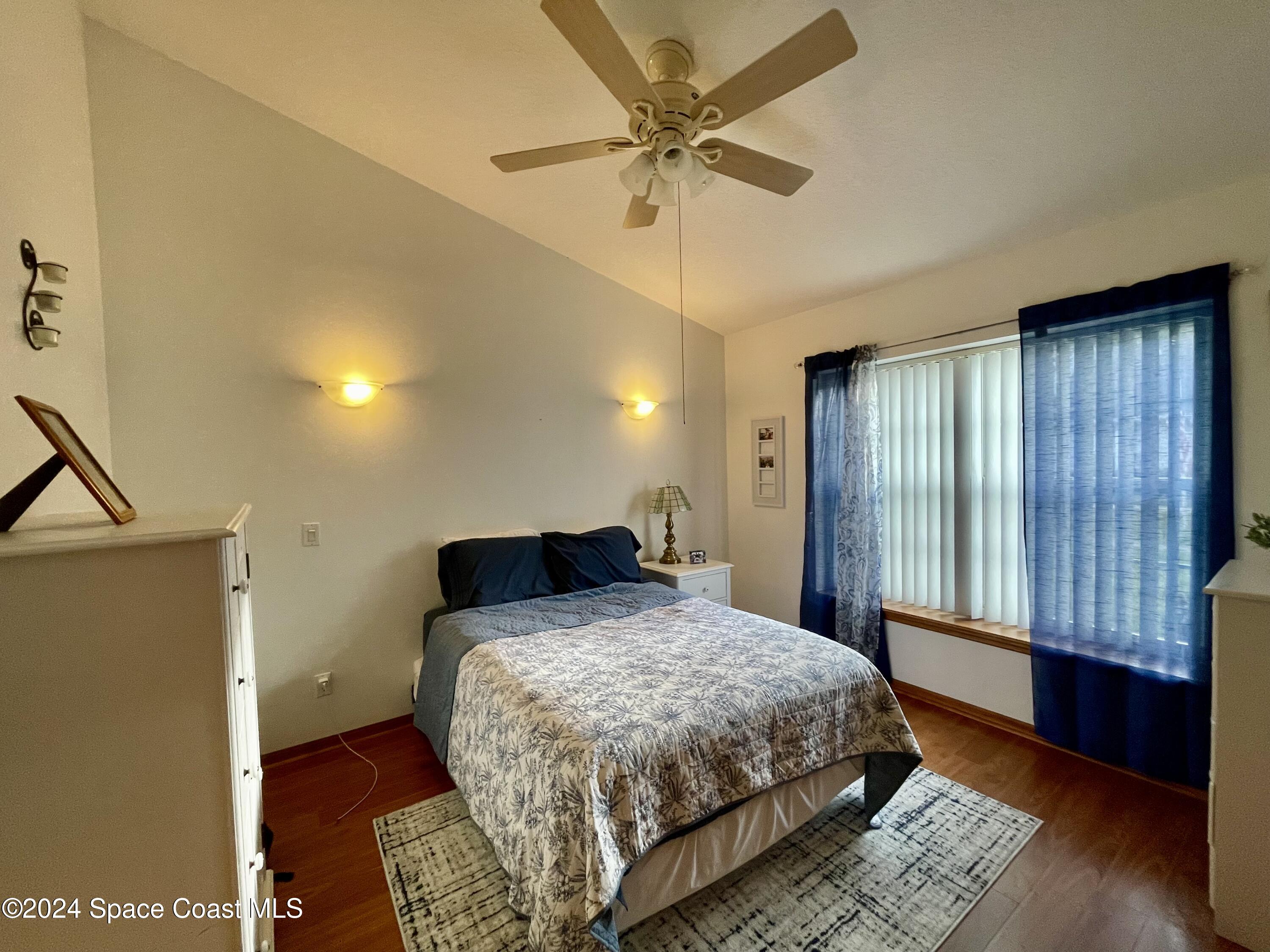 4883 Lake Waterford Way W, 7208