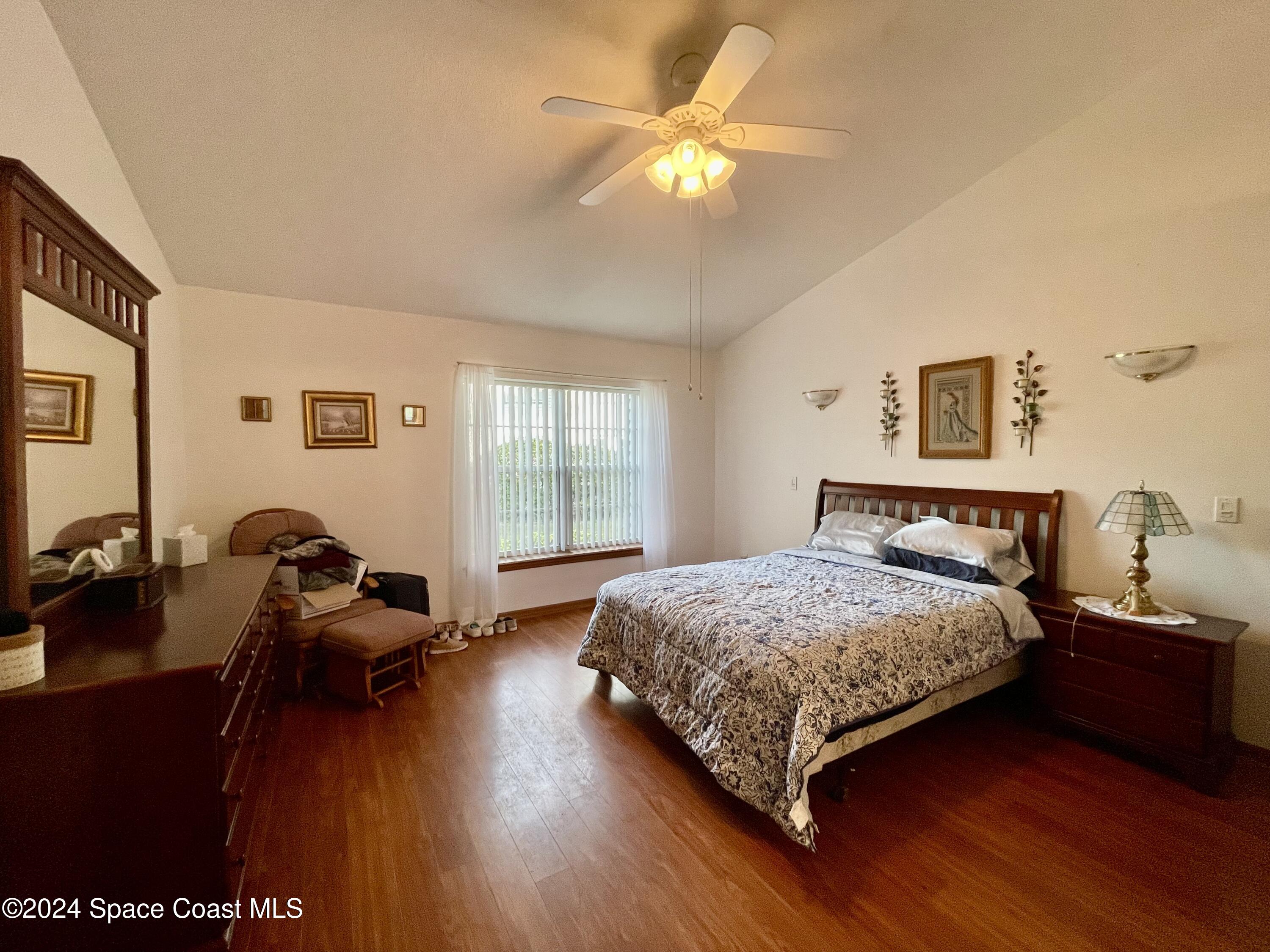 4883 Lake Waterford Way W, 7208
