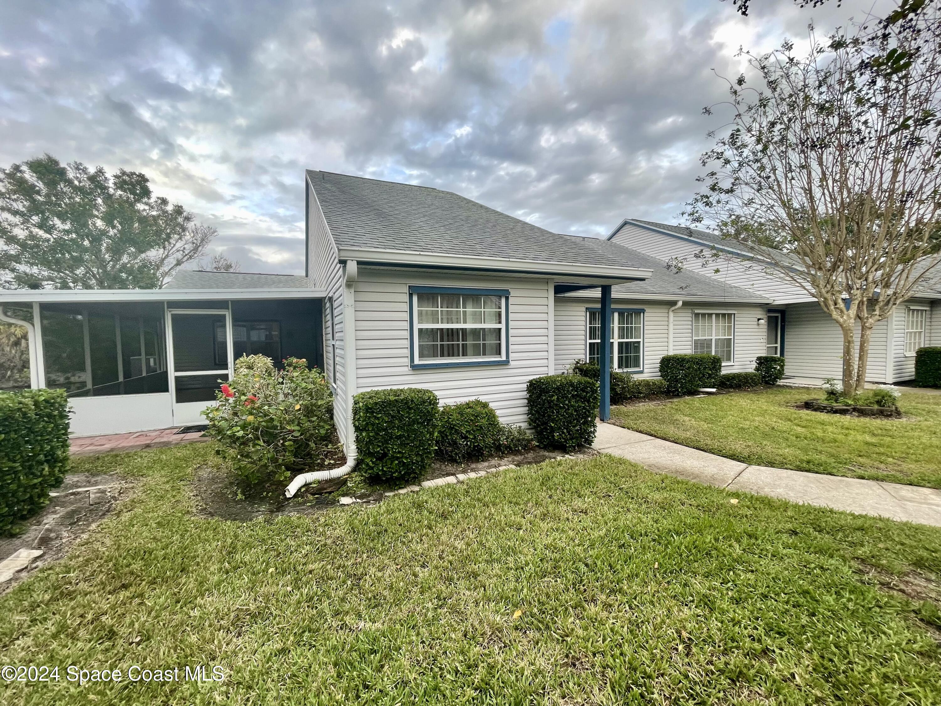 4883 Lake Waterford Way W, 7208