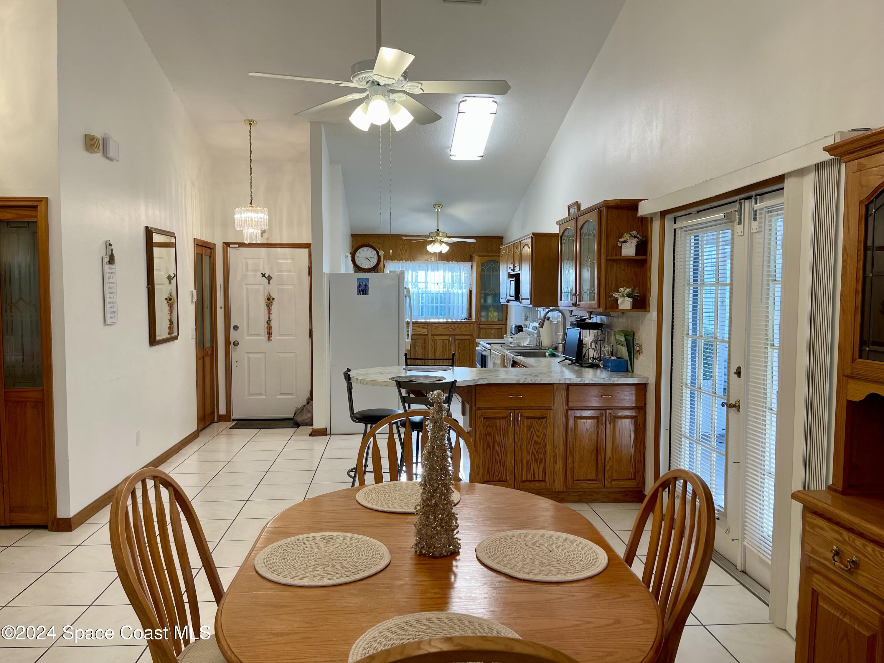 4883 Lake Waterford Way W, 7208