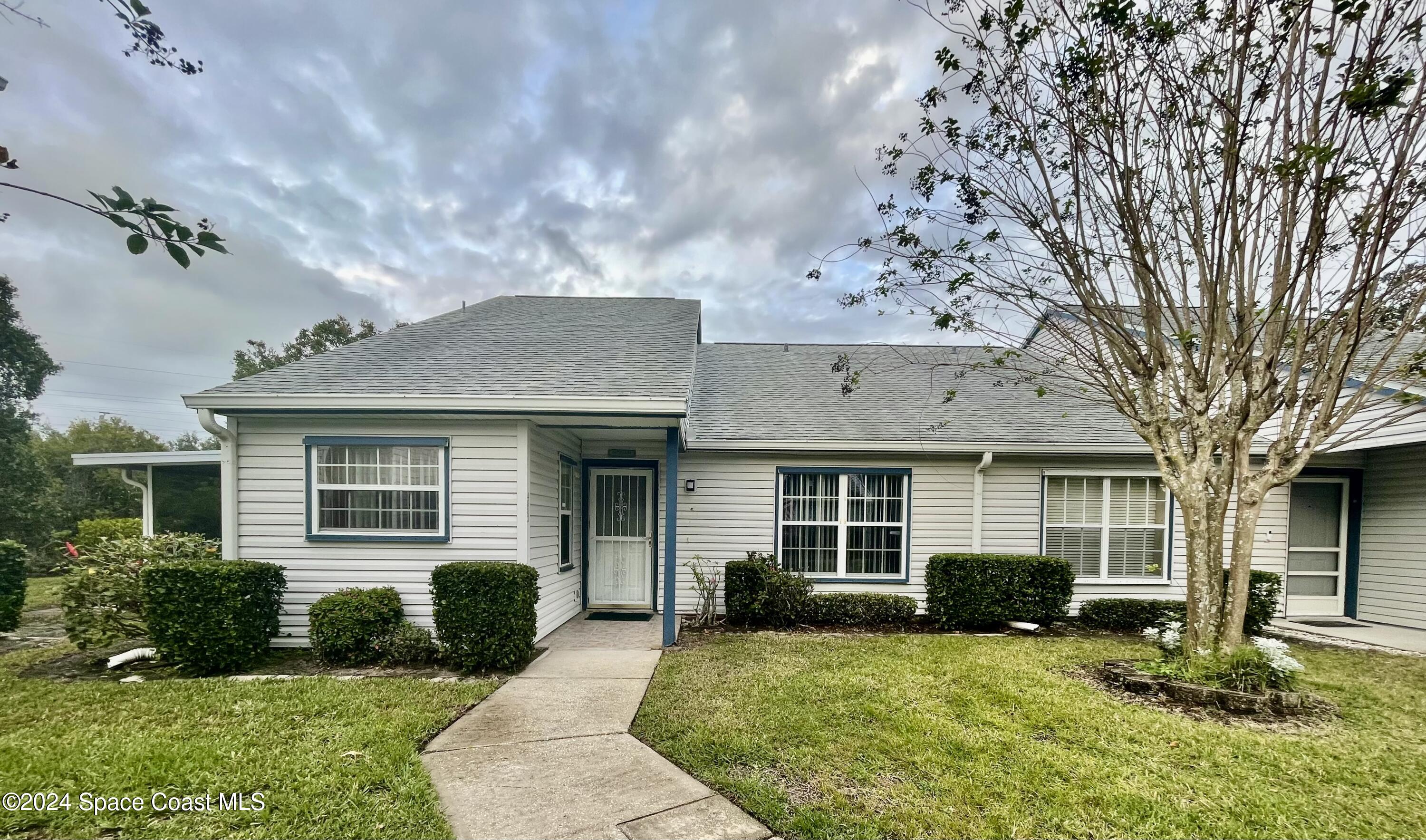 4883 Lake Waterford Way W, 7208
