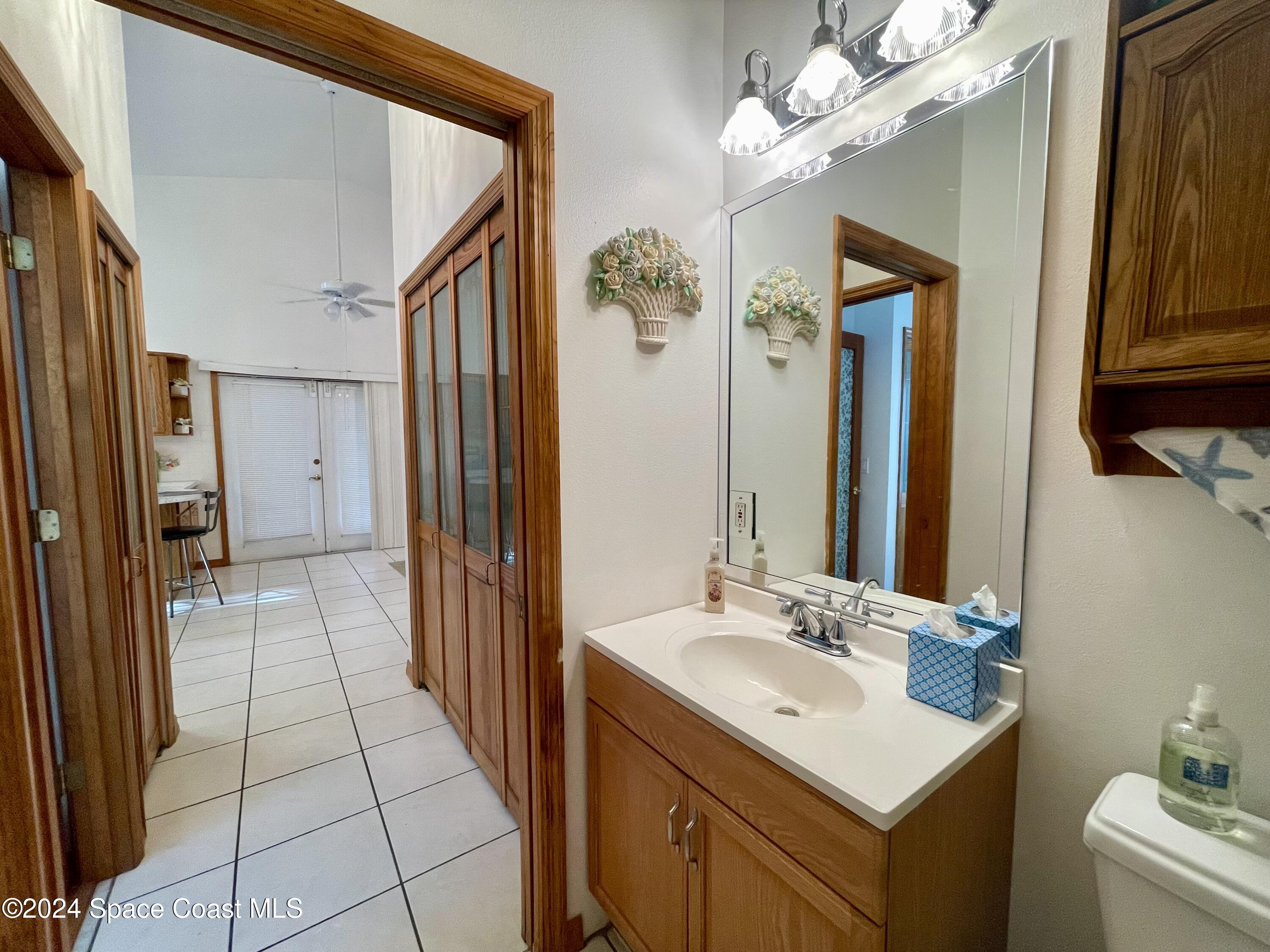 4883 Lake Waterford Way W, 7208
