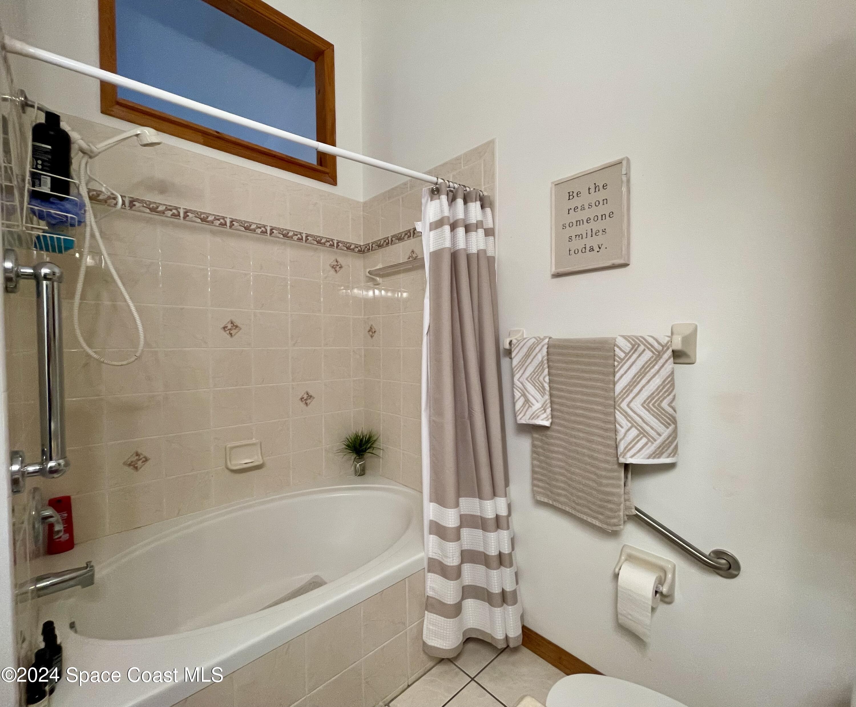 4883 Lake Waterford Way W, 7208
