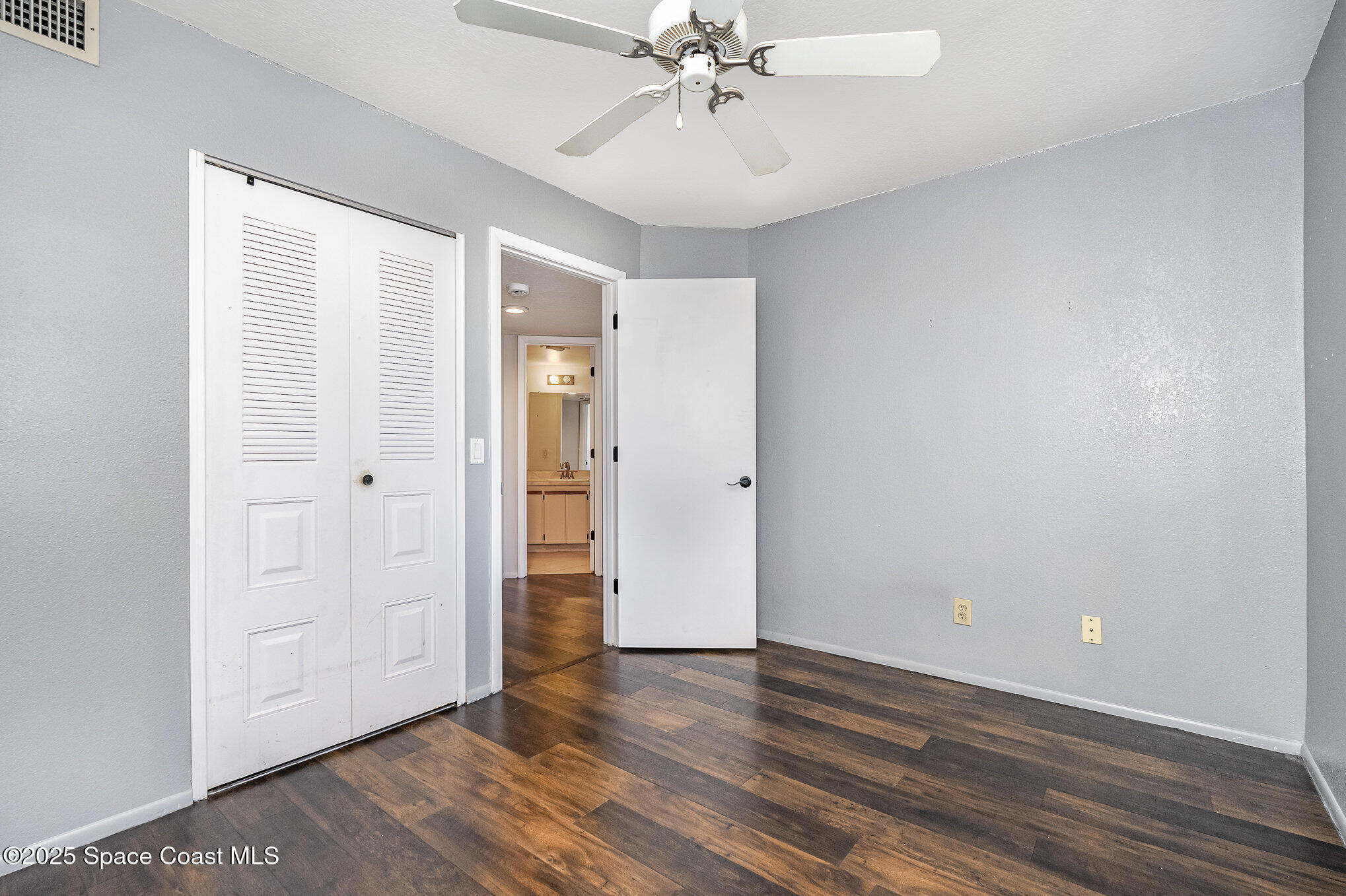 901 Sonesta Avenue NE, 204