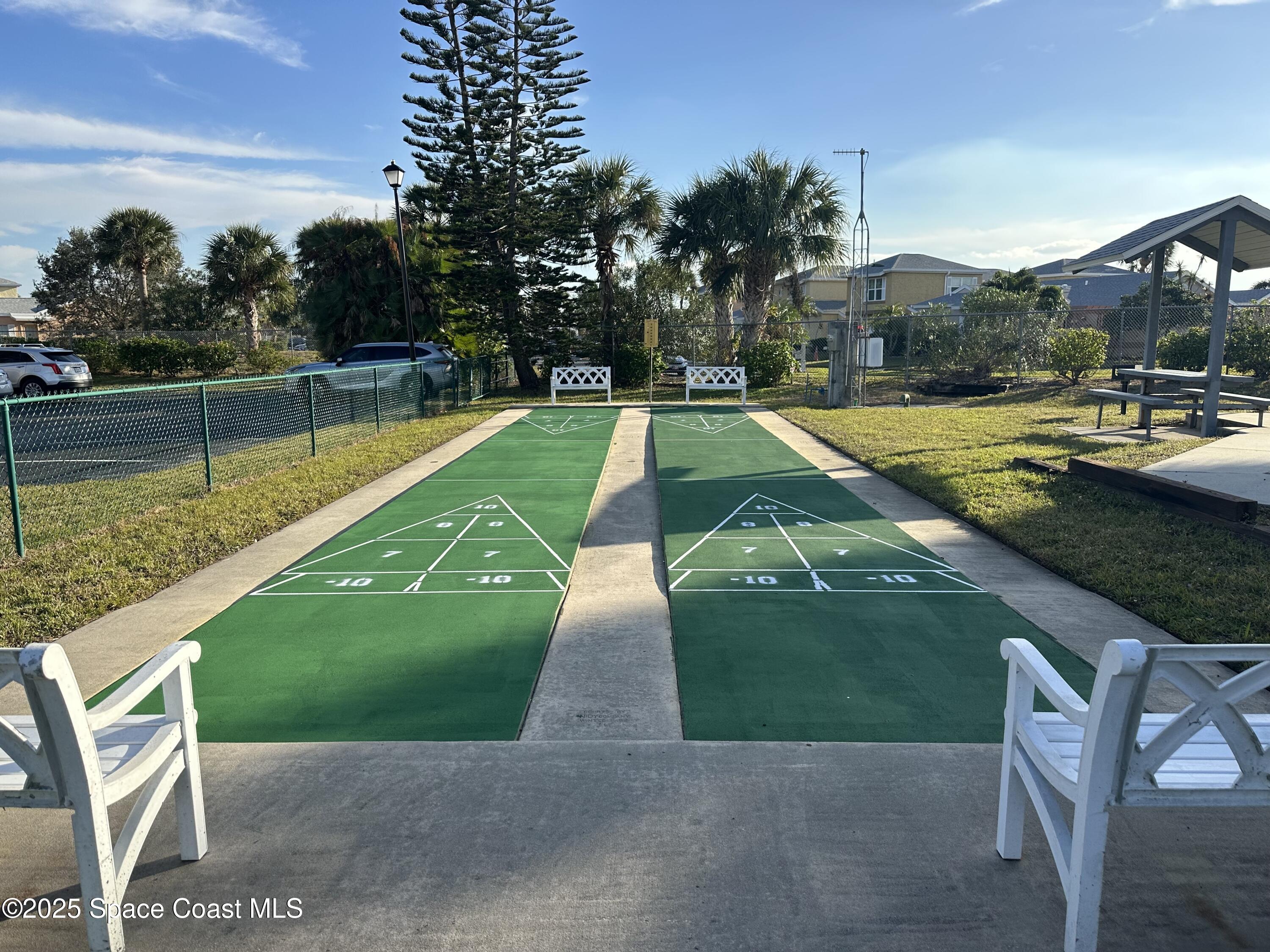 901 Sonesta Avenue NE, 204