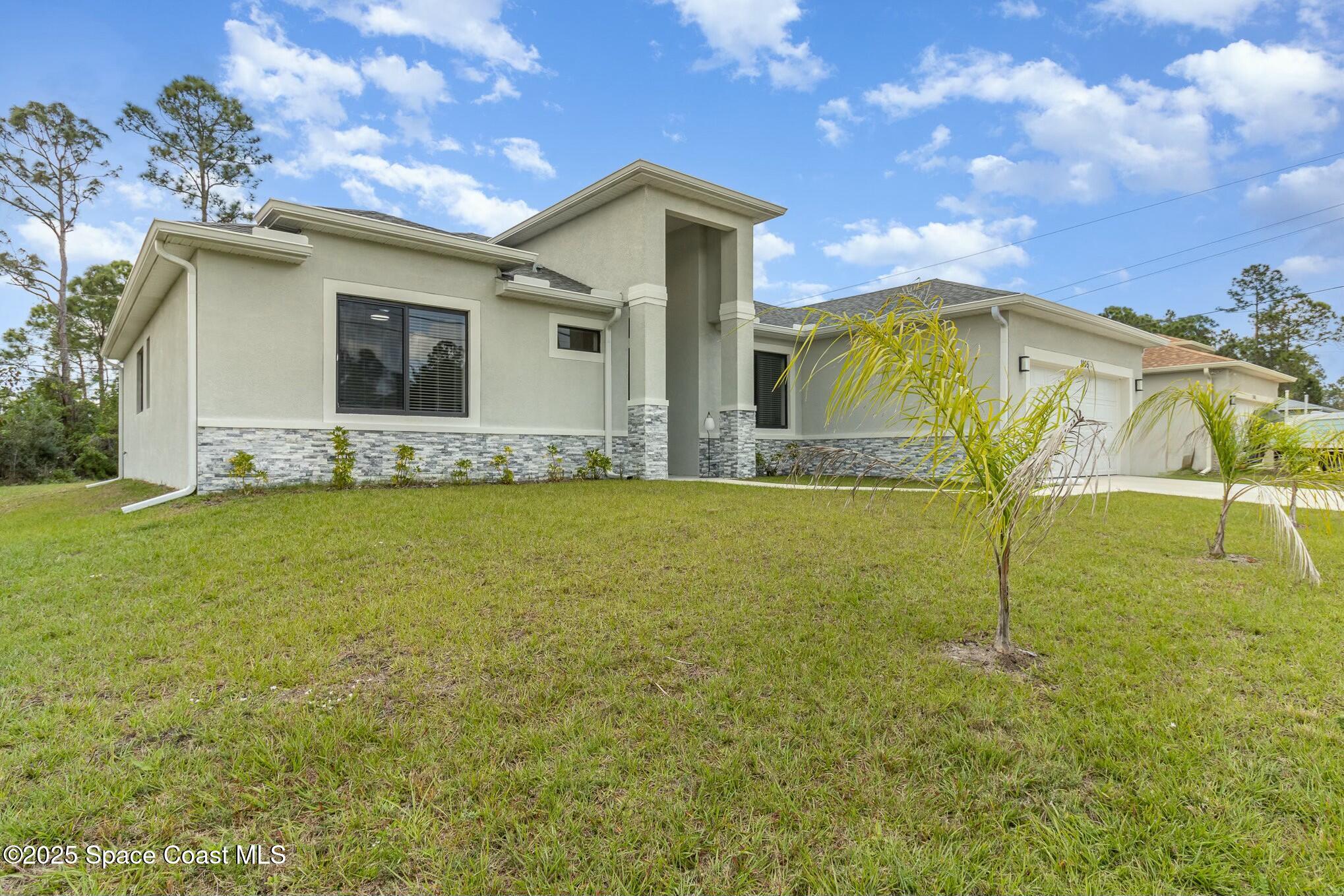 1135 Wyoming Drive SE