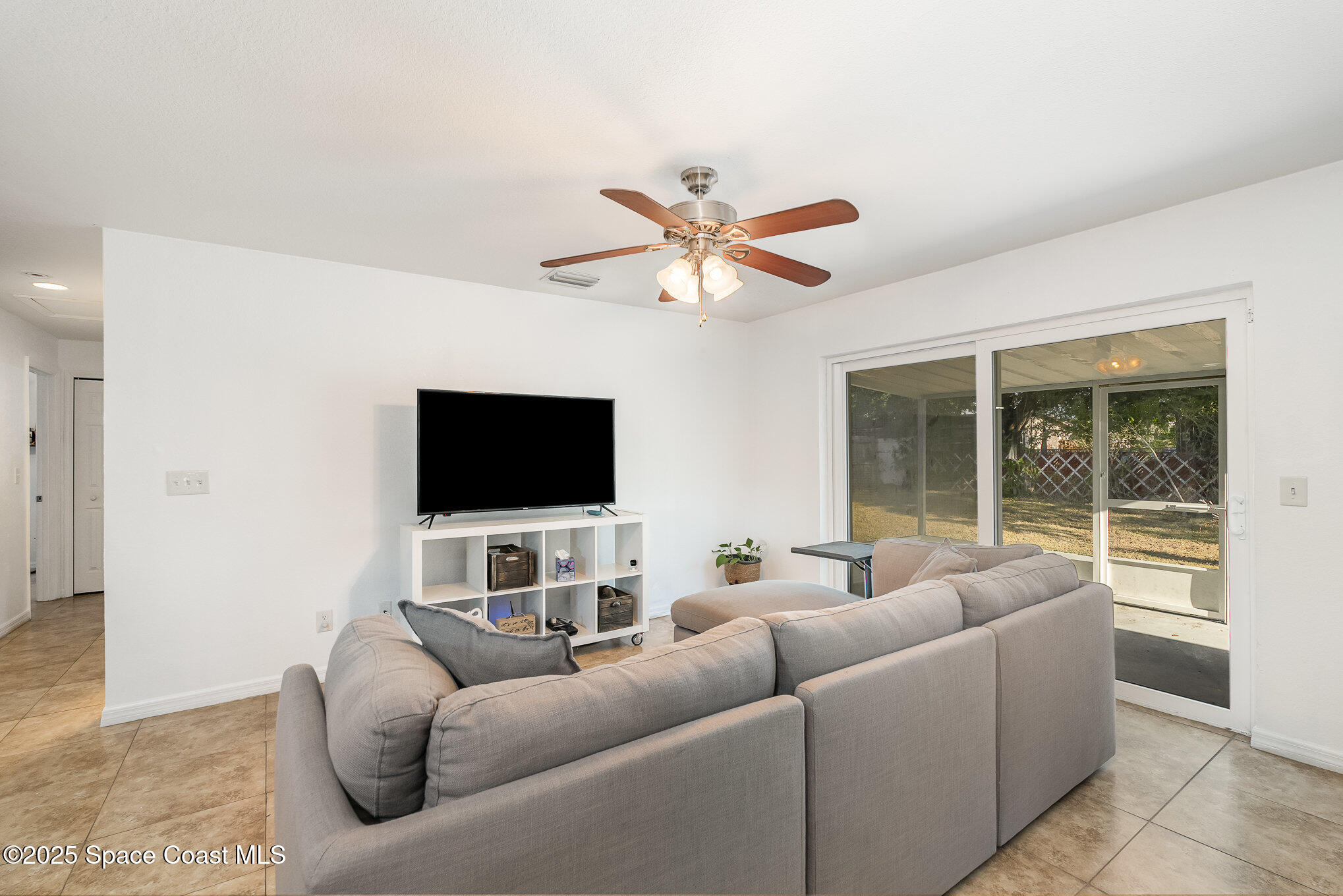 1922 Ivy Drive