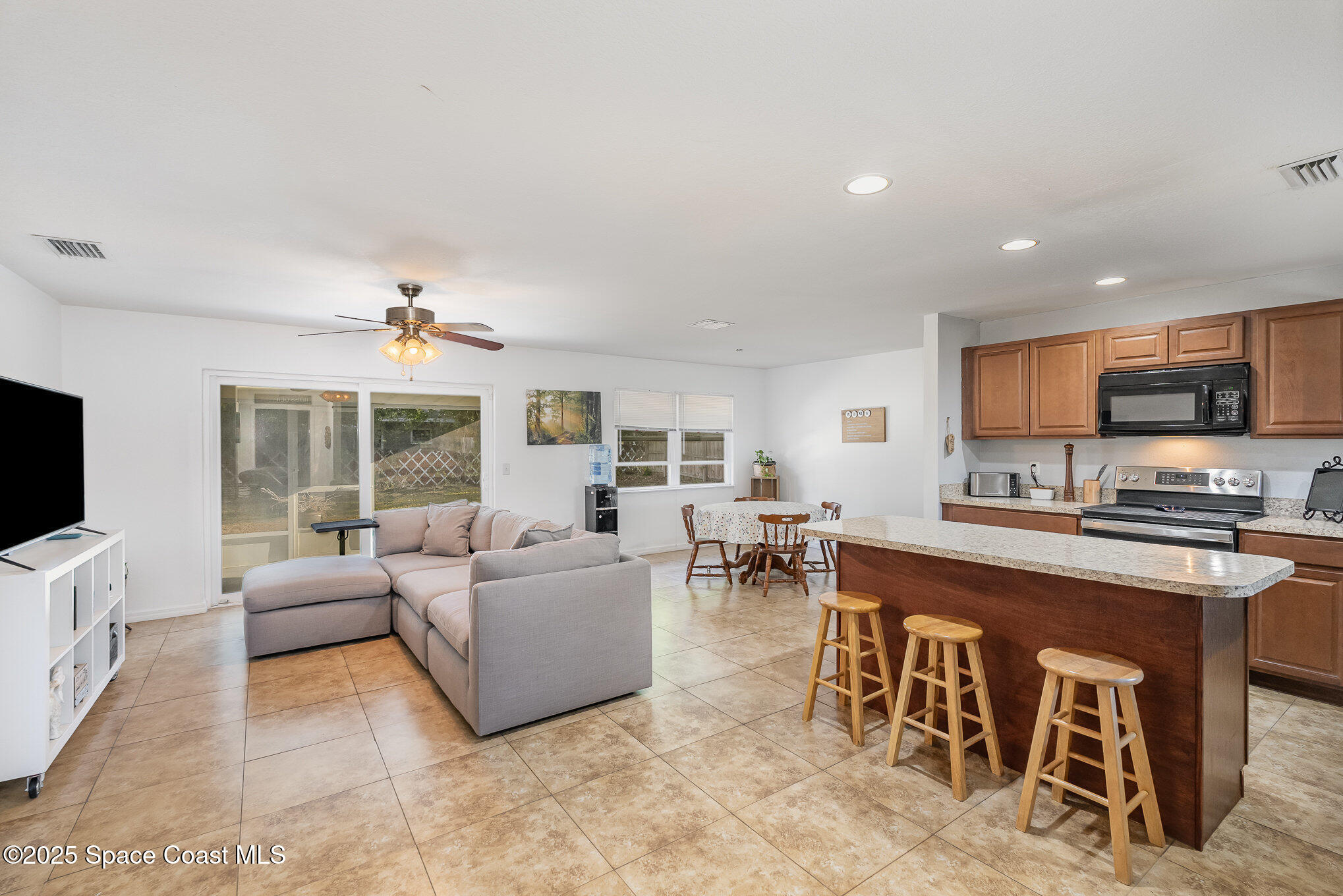 1922 Ivy Drive