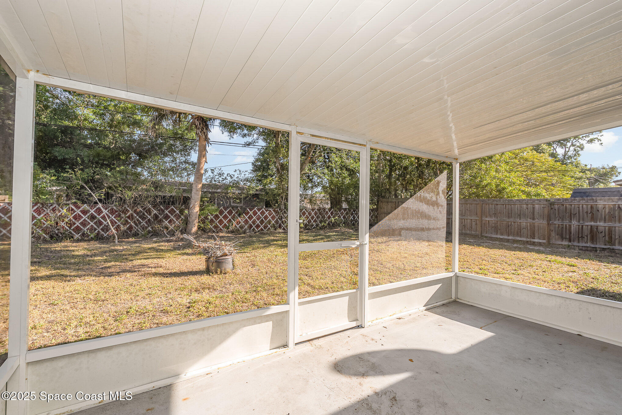 1922 Ivy Drive