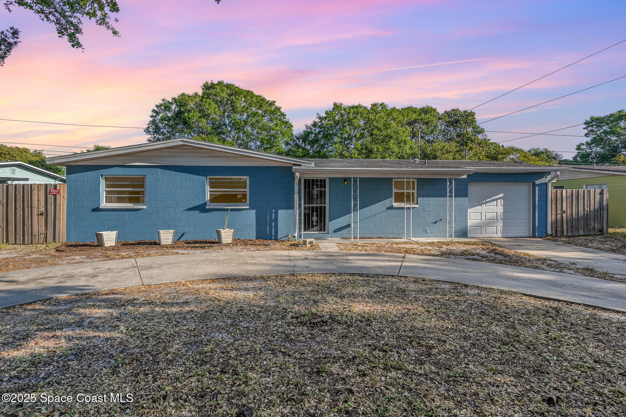 1922 Ivy Drive