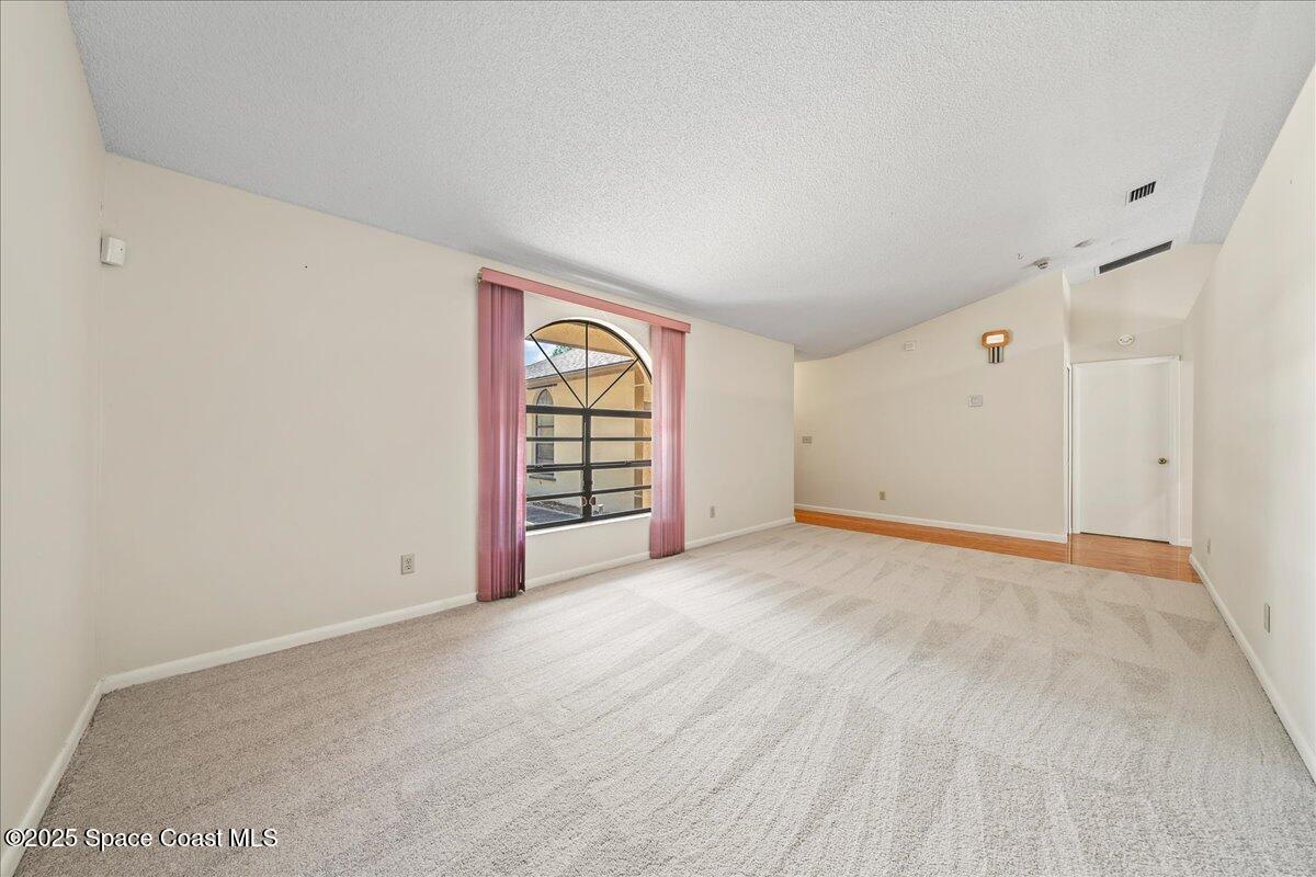 152 Donna Road NE