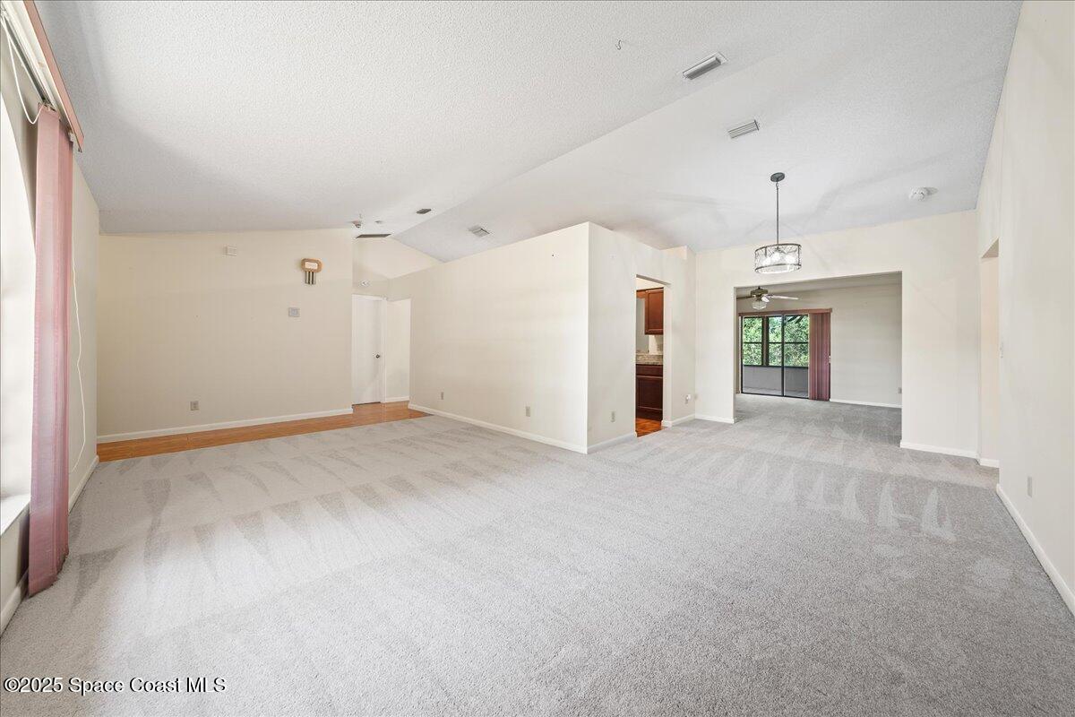 152 Donna Road NE