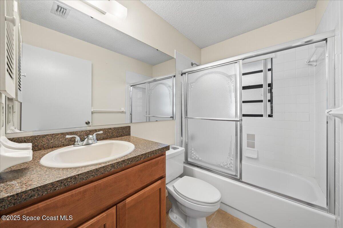 152 Donna Road NE
