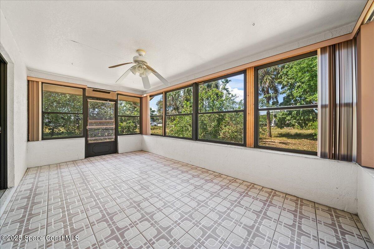 152 Donna Road NE
