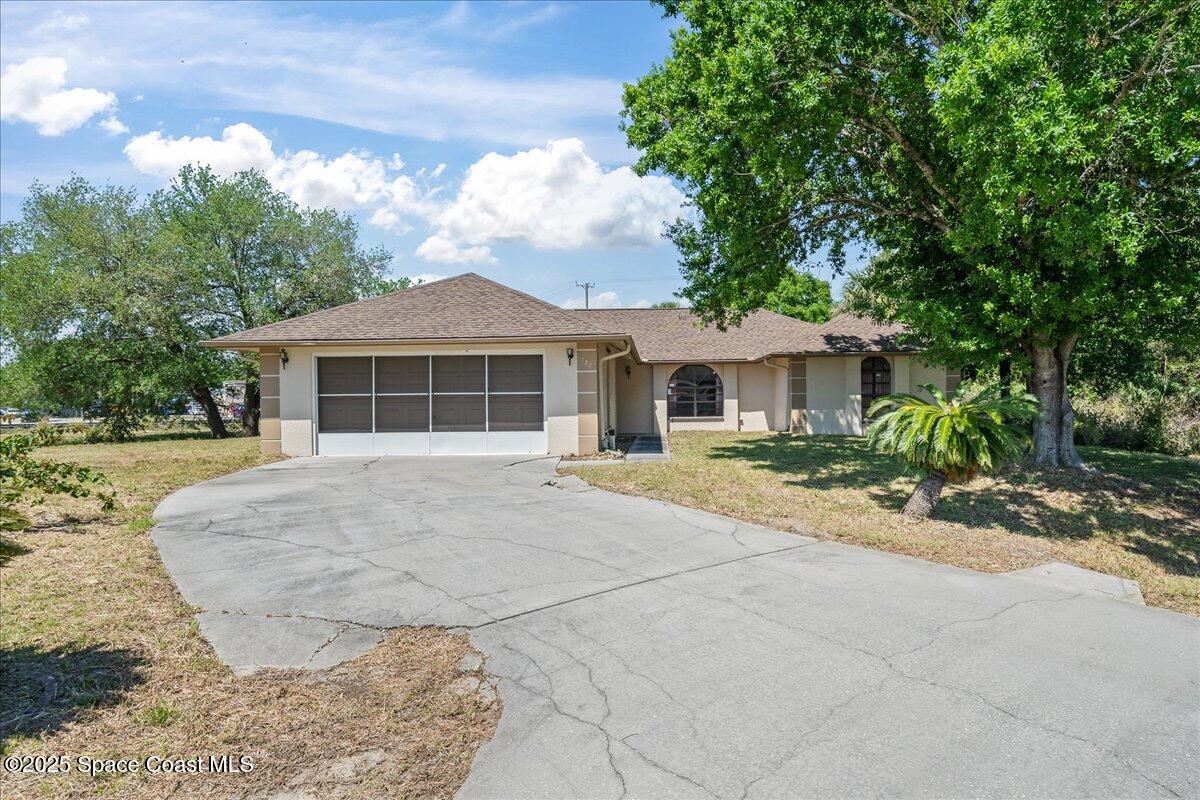 152 Donna Road NE