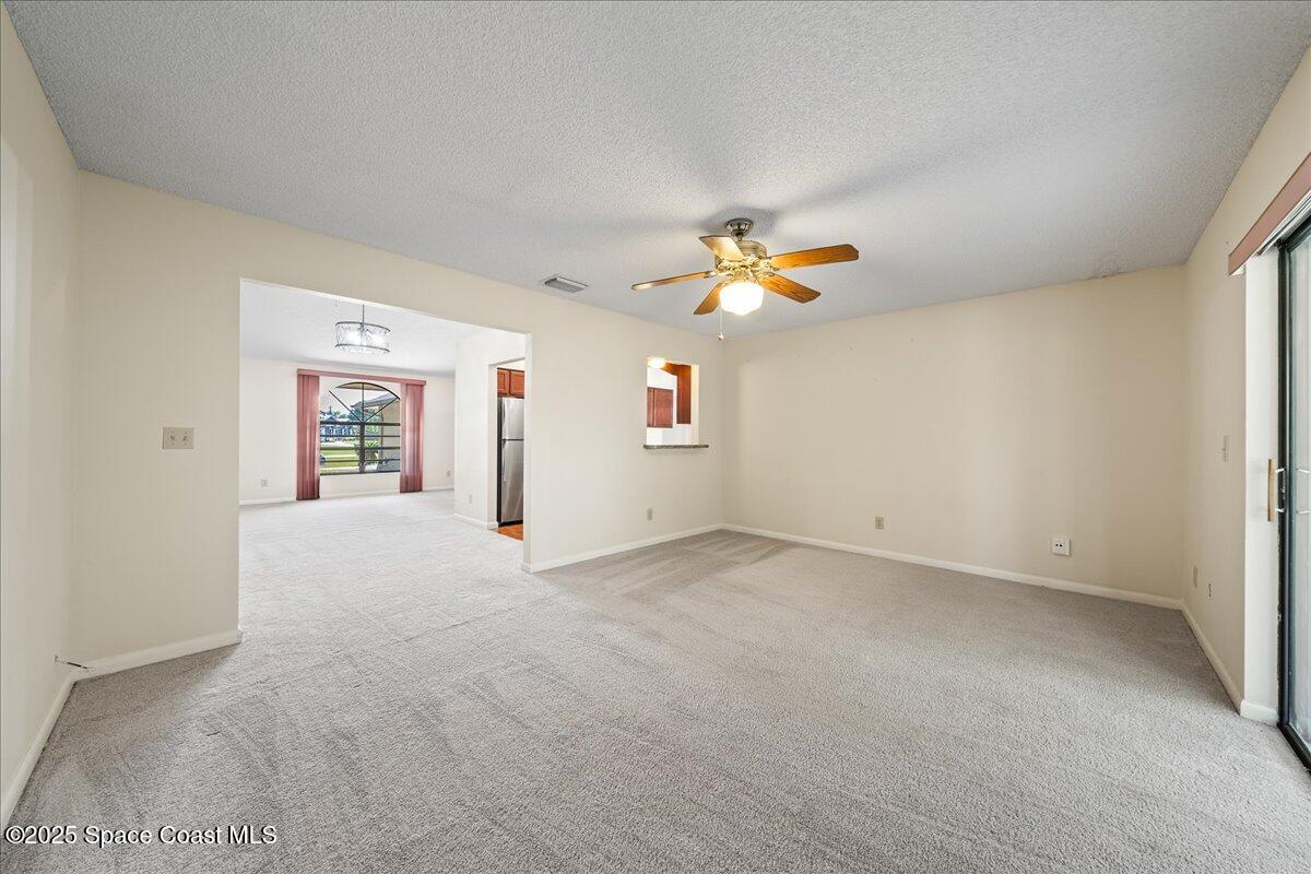 152 Donna Road NE