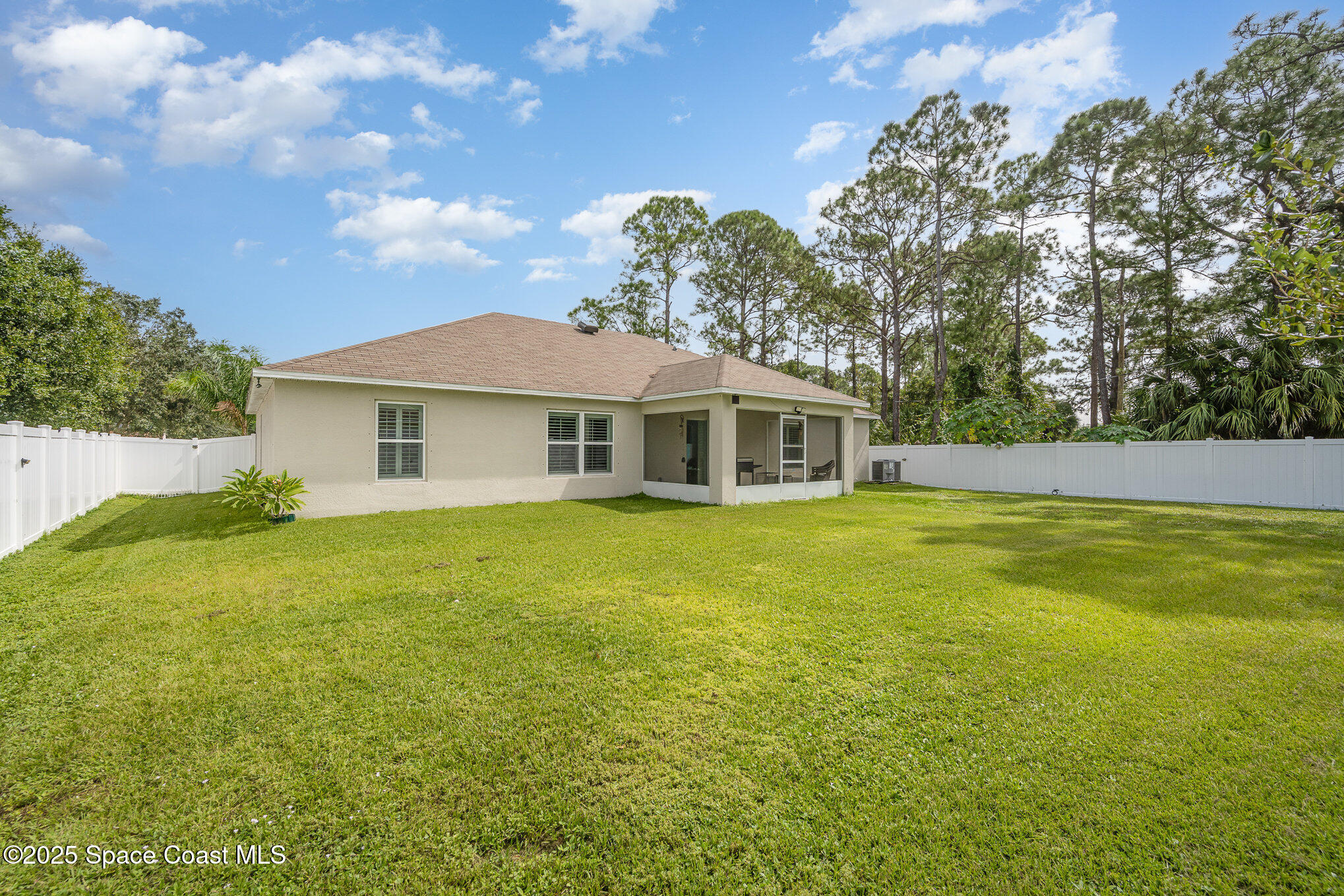 1544 Summit Road SE