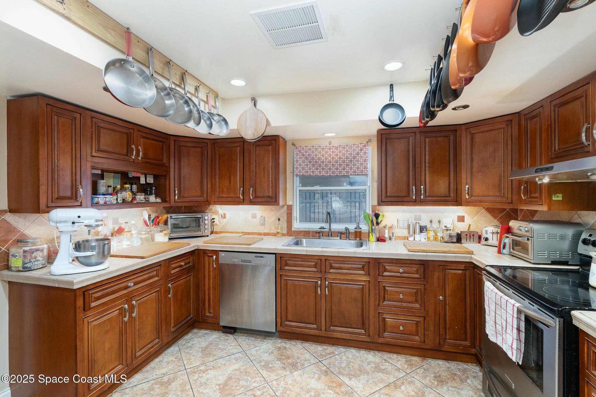 1351 Cherry Hills Road NE