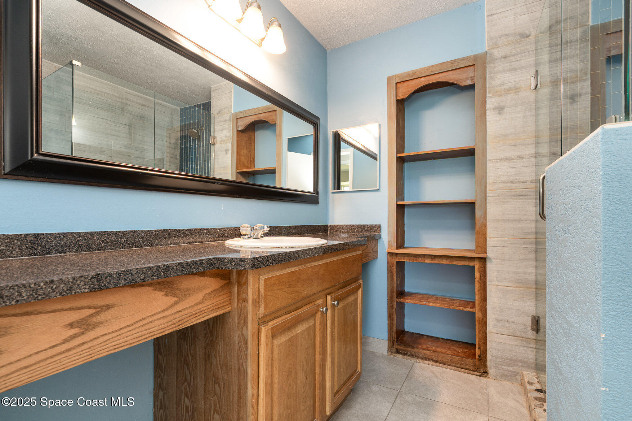 991 Gatewood Court NE