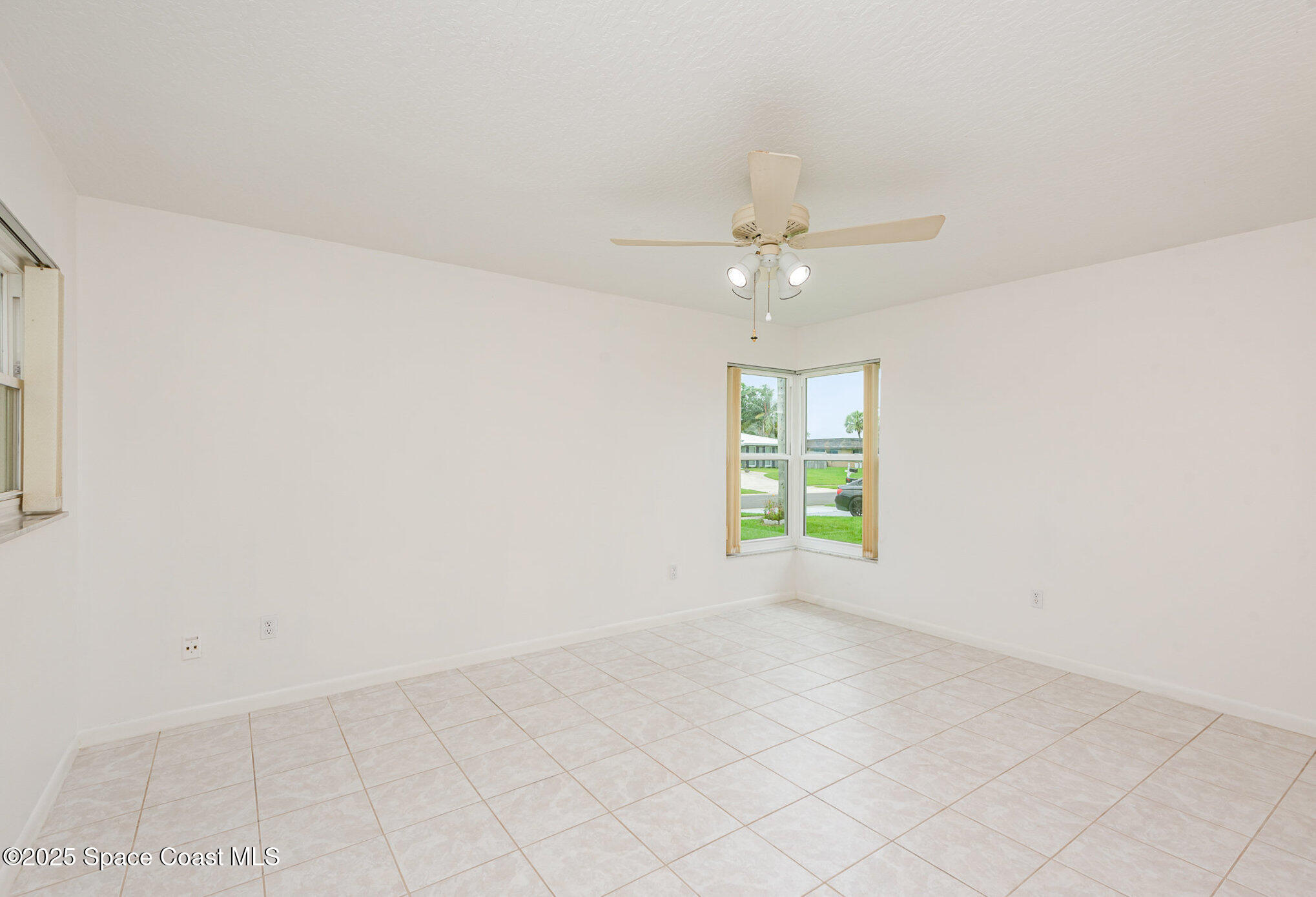 957 Waialae Circle NE