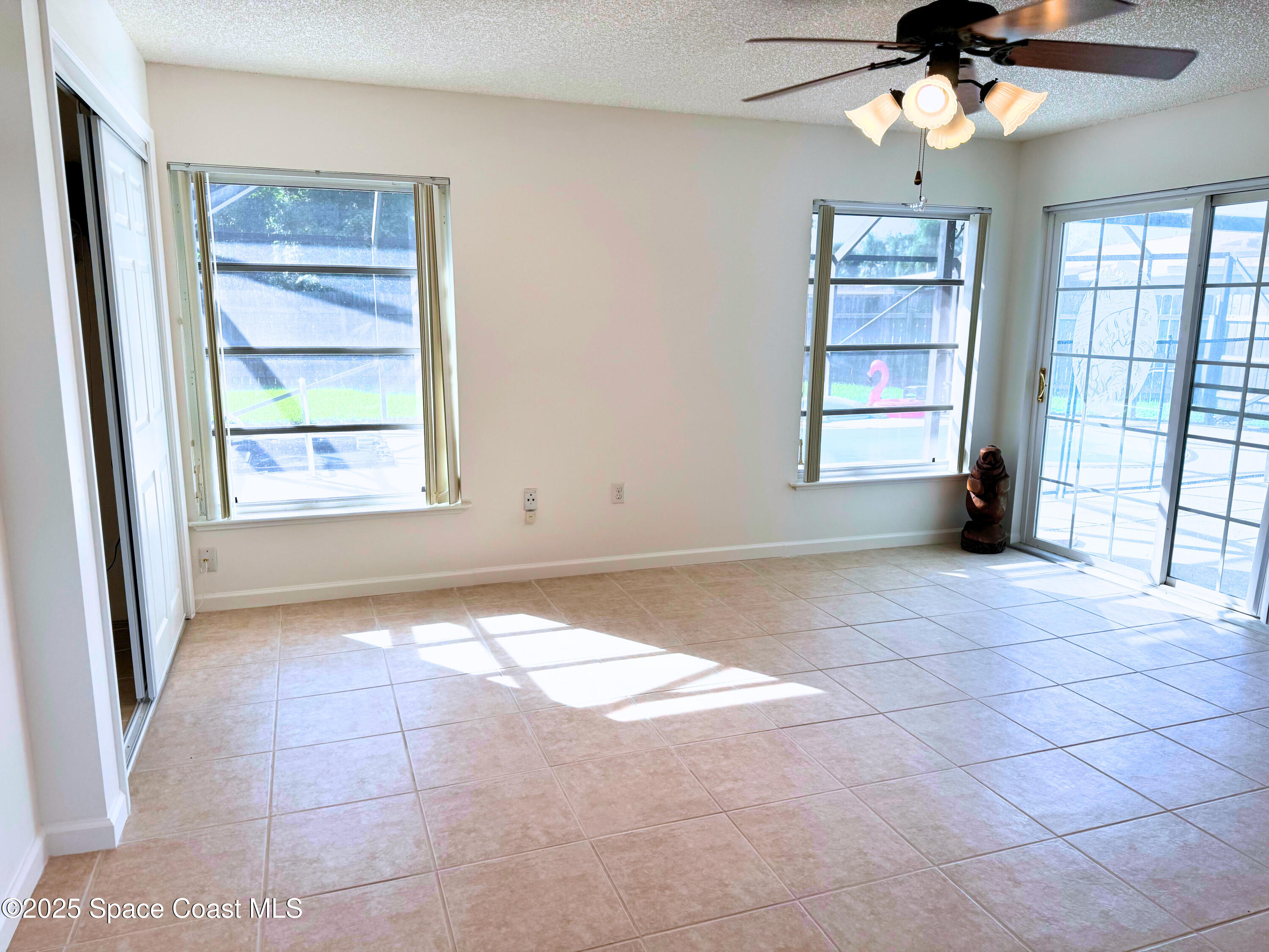 957 Waialae Circle NE