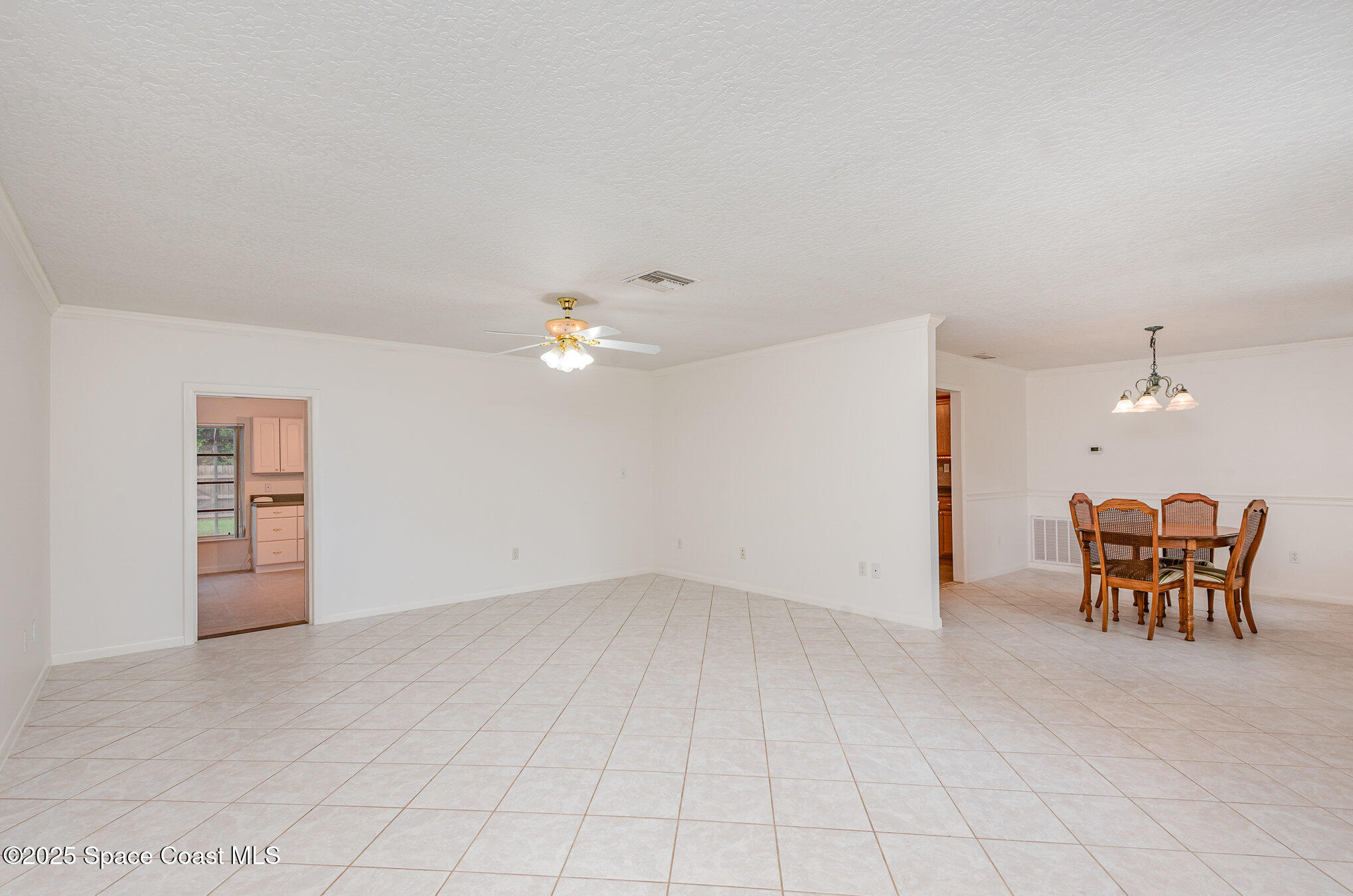 957 Waialae Circle NE