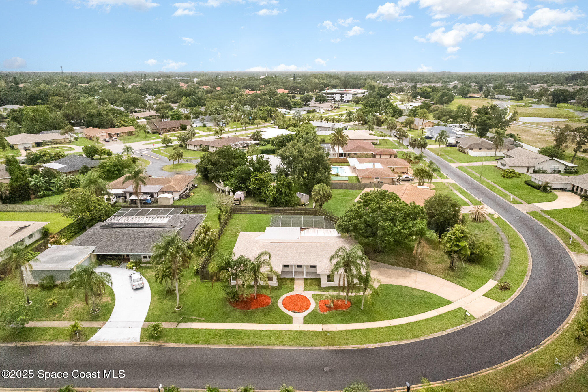 957 Waialae Circle NE