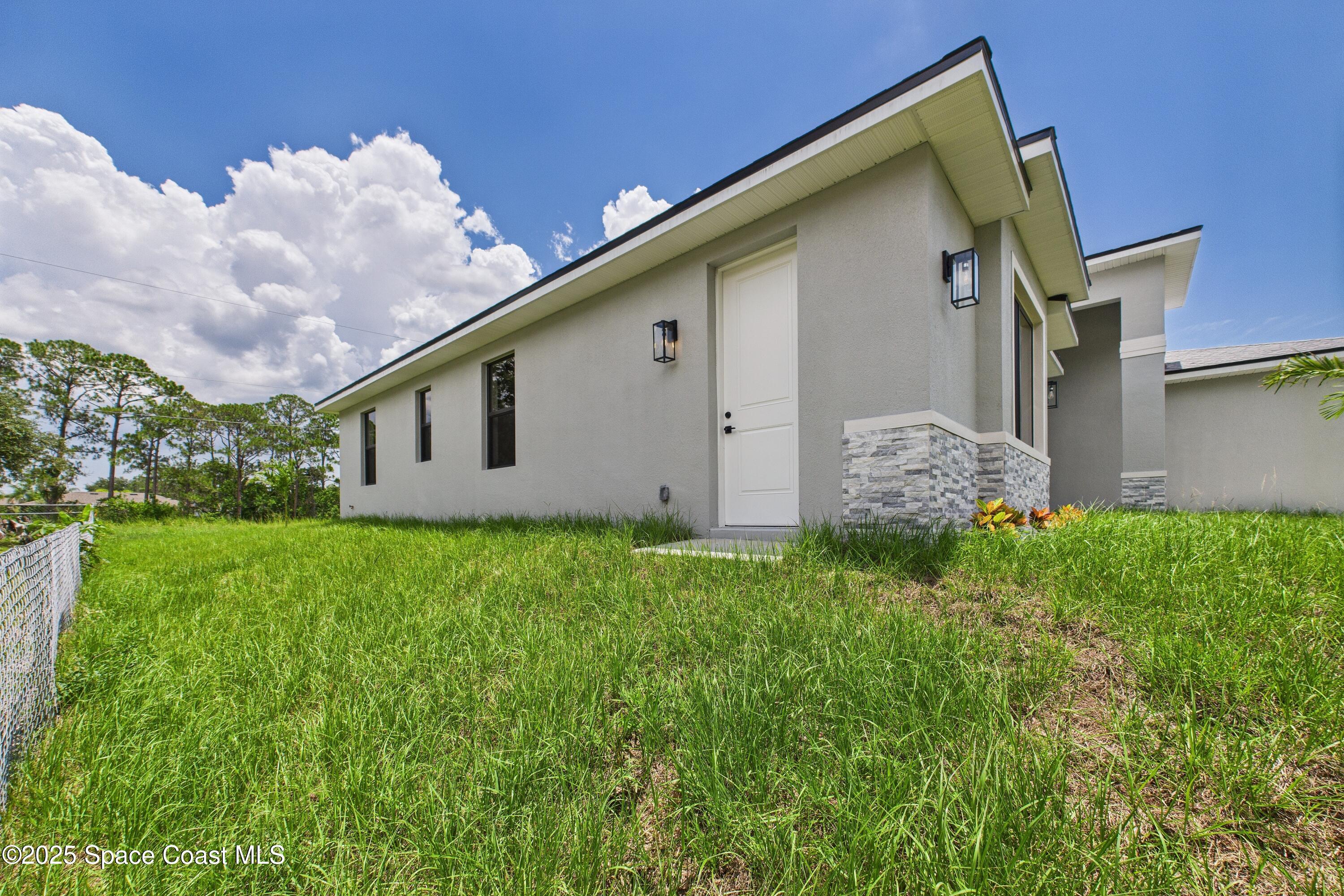 797 Tejon Avenue SW