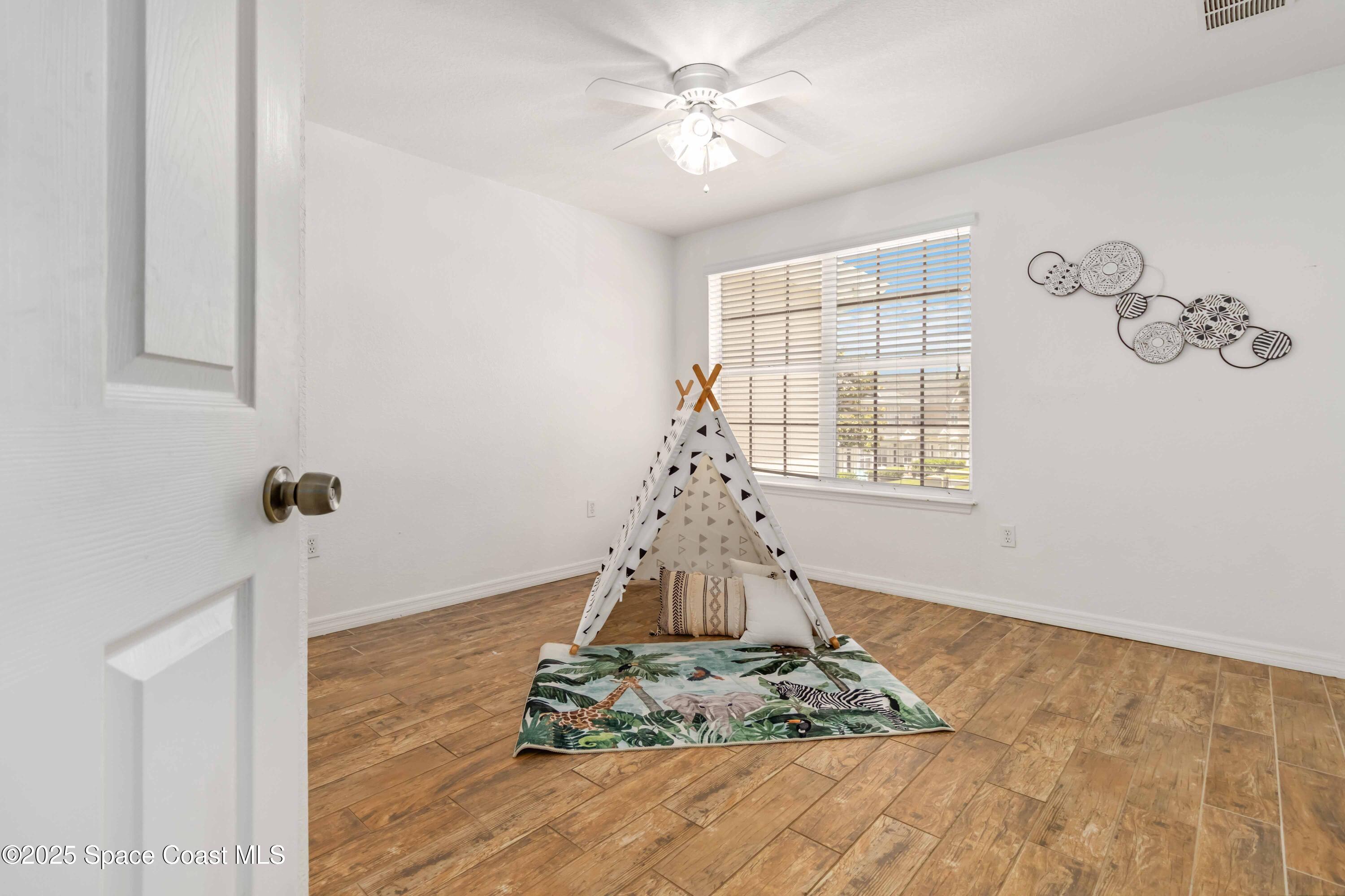 110 Turpial Way, 102