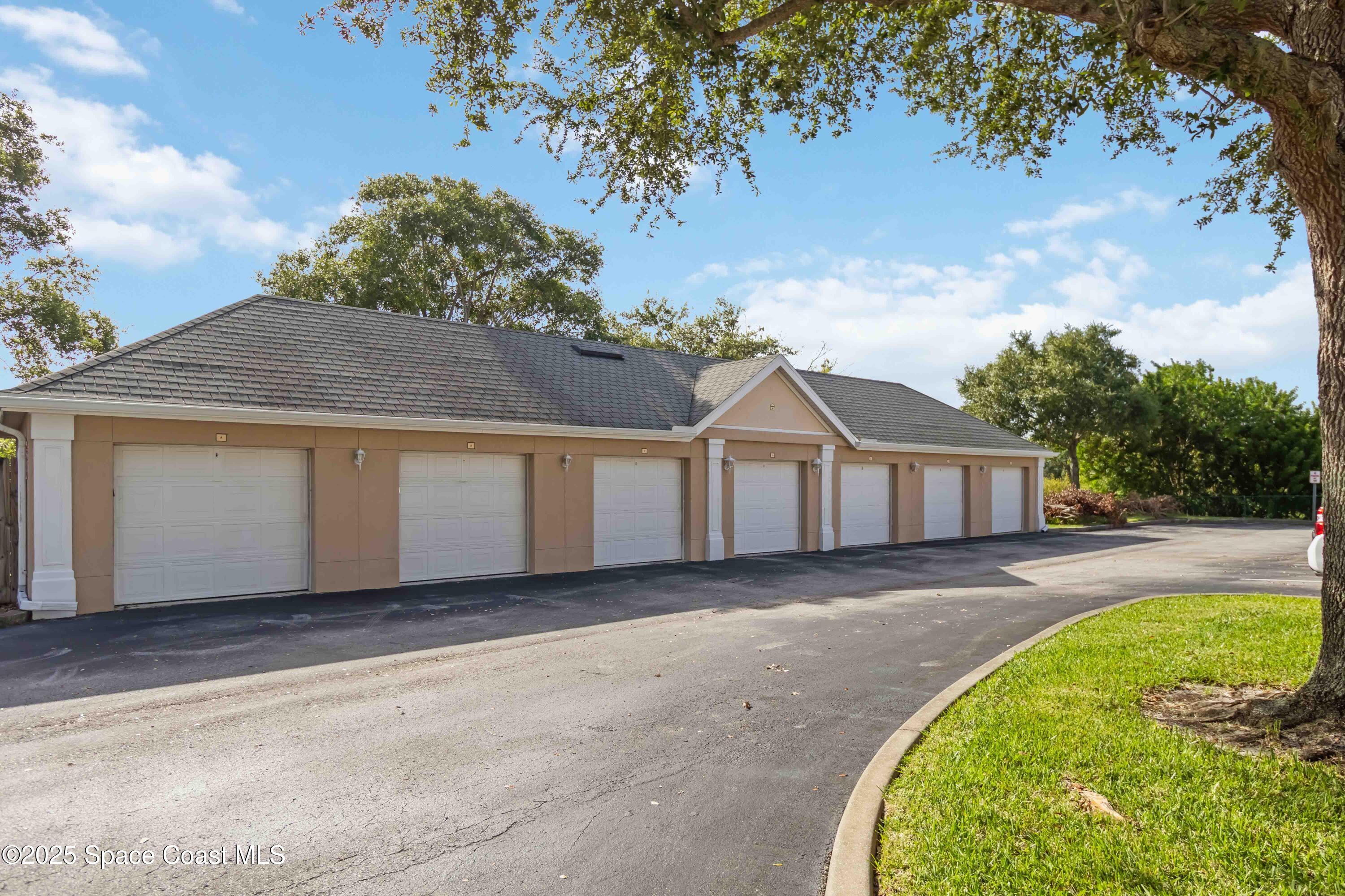 110 Turpial Way, 102