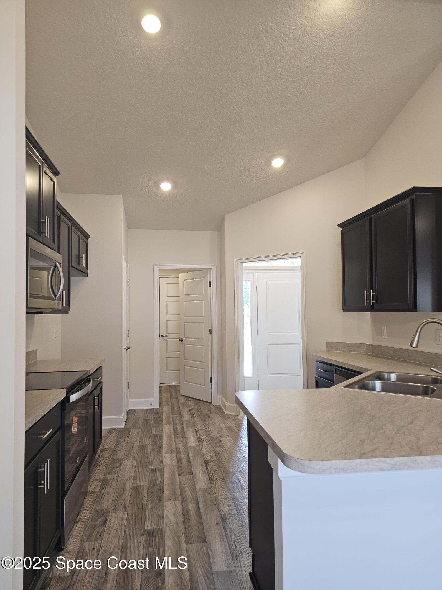 880 De Groodt Road SW