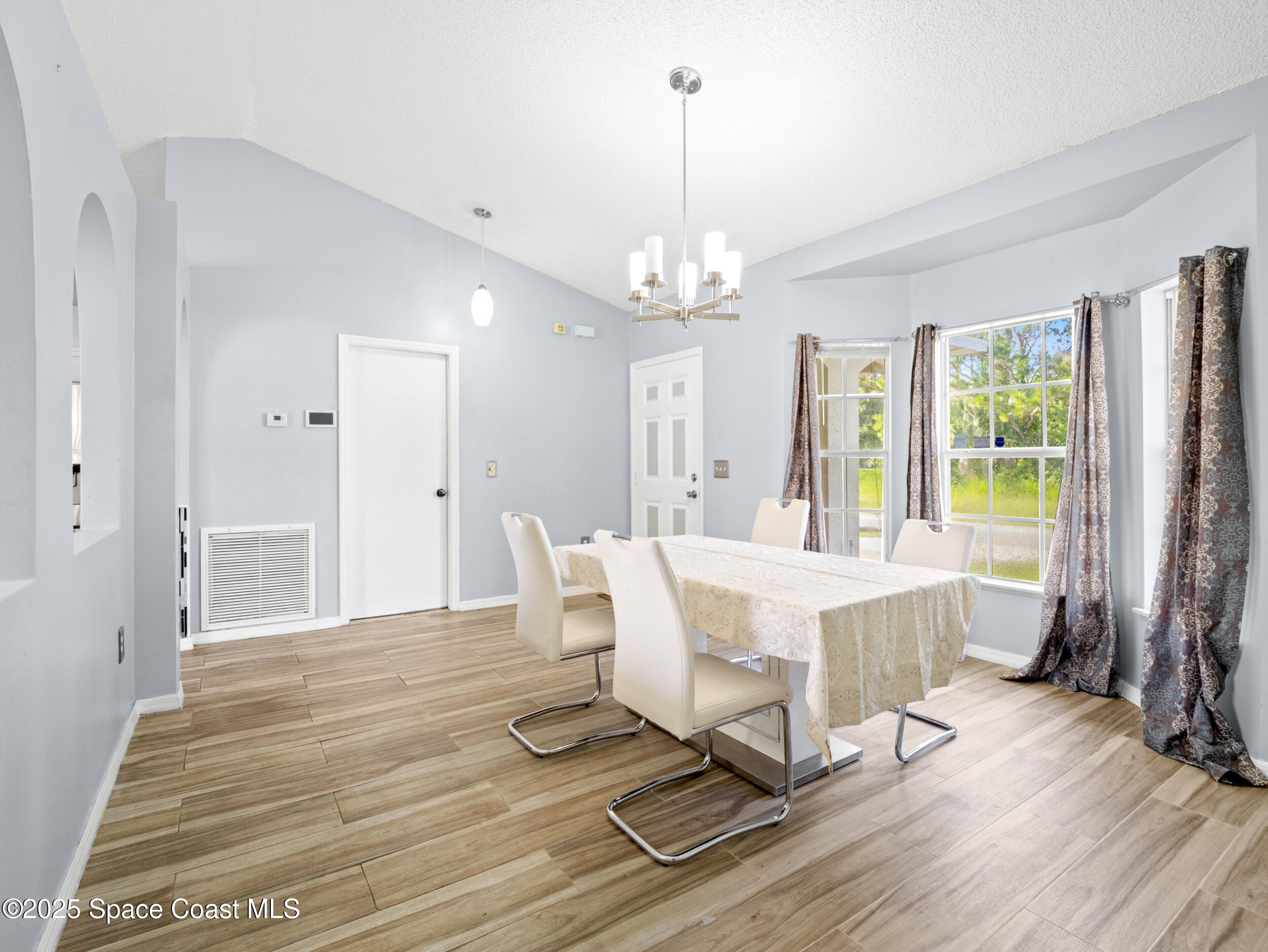 1526 Manzanita Street NW