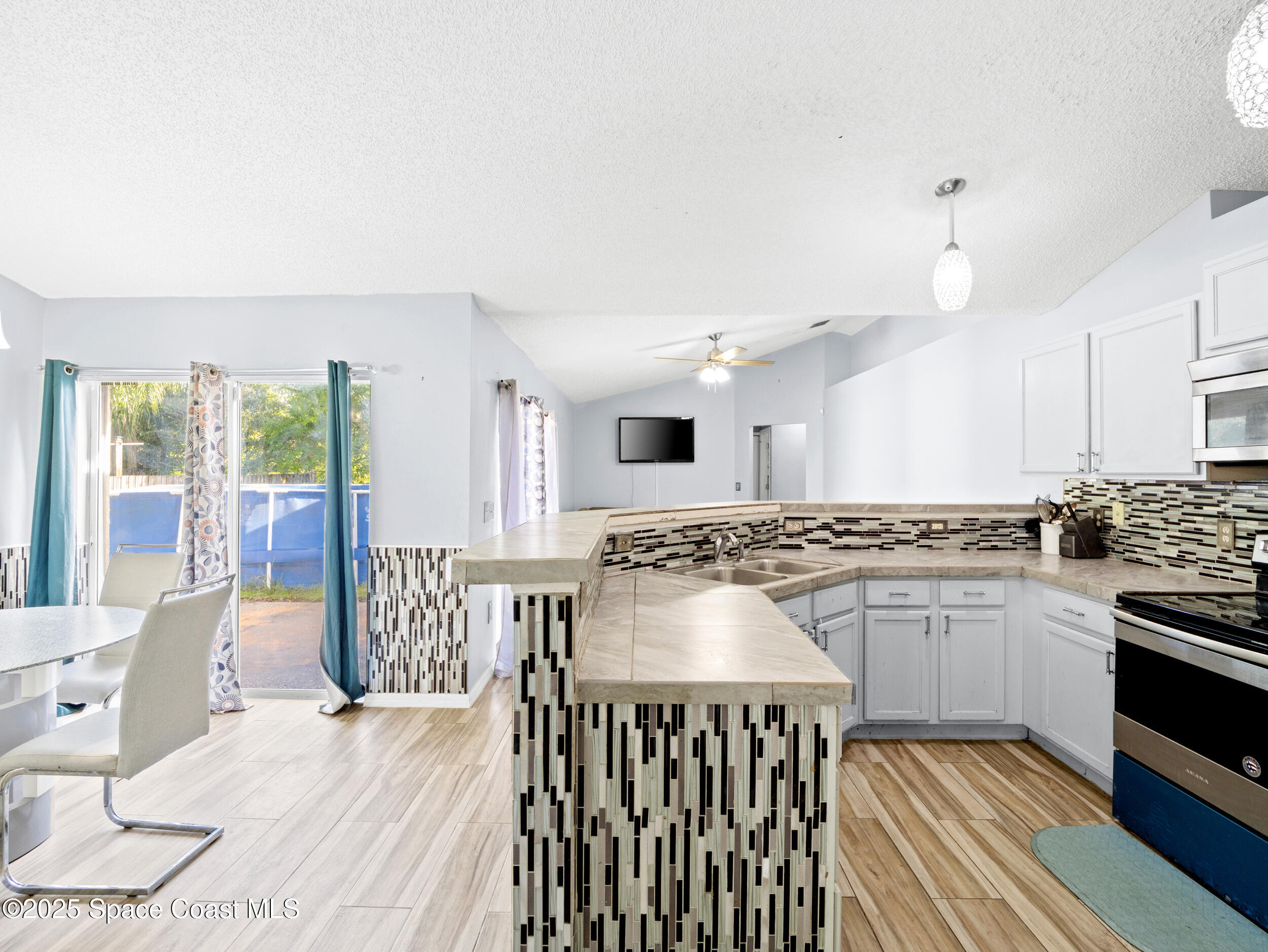 1526 Manzanita Street NW