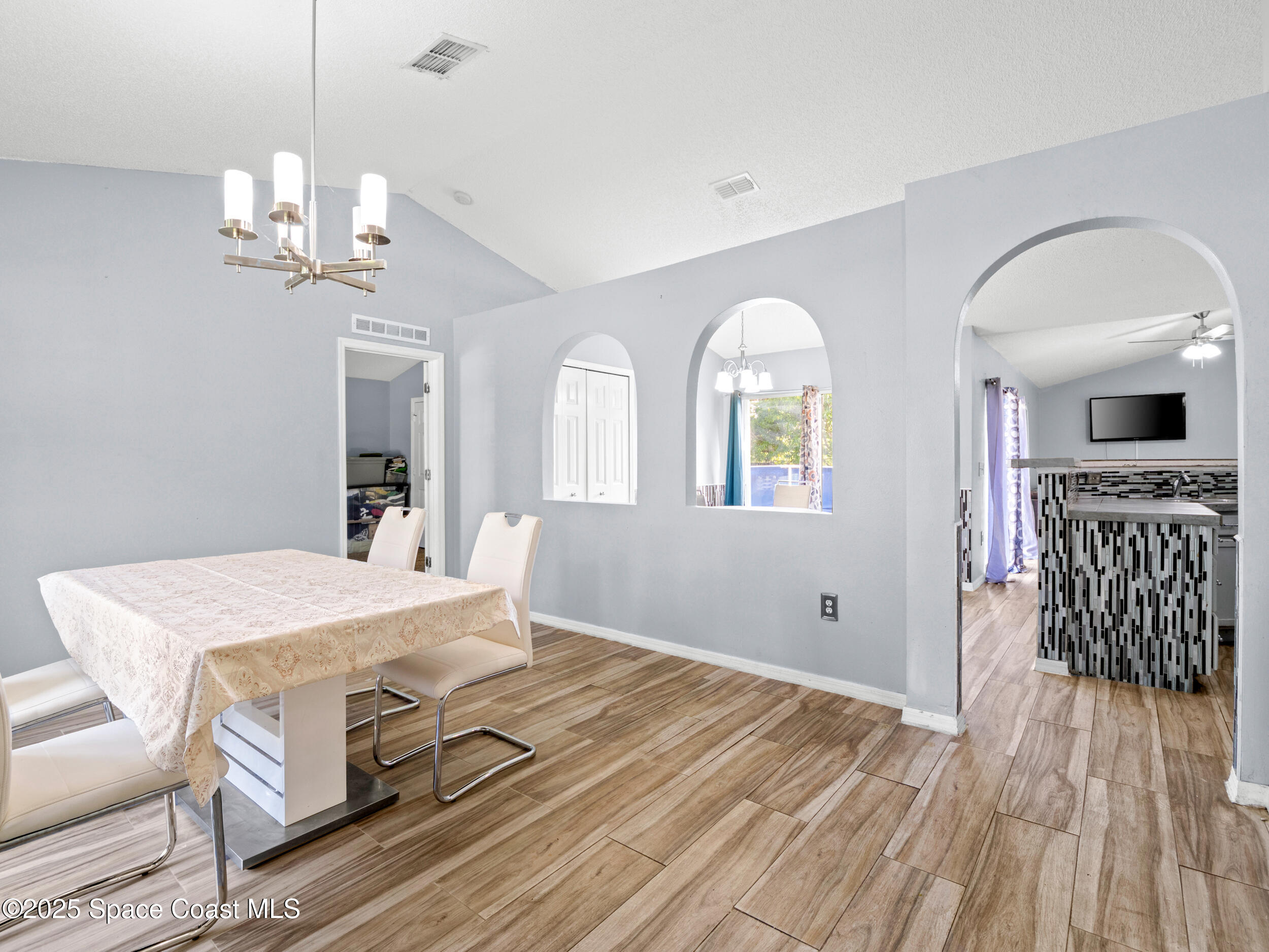 1526 Manzanita Street NW