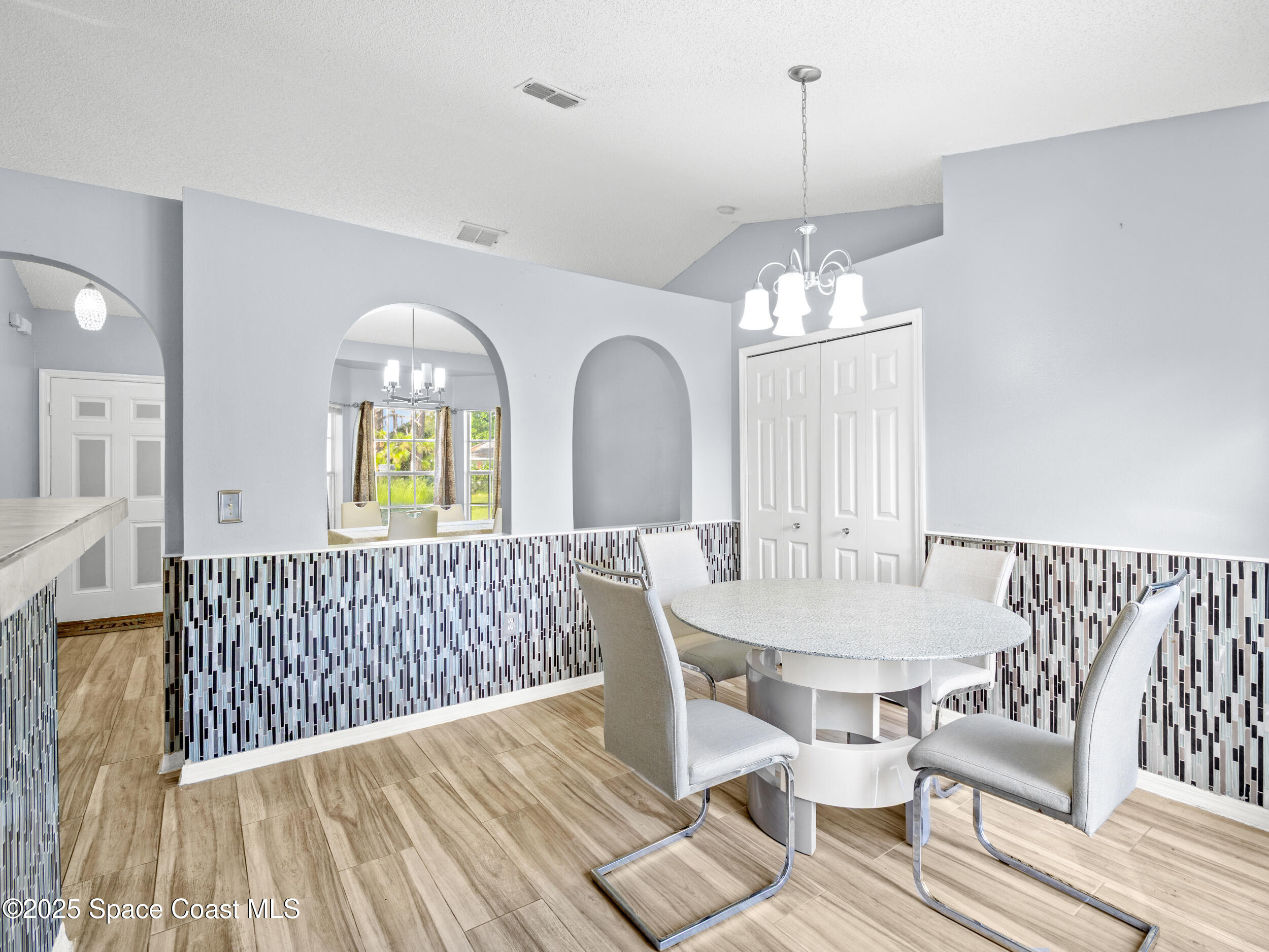 1526 Manzanita Street NW