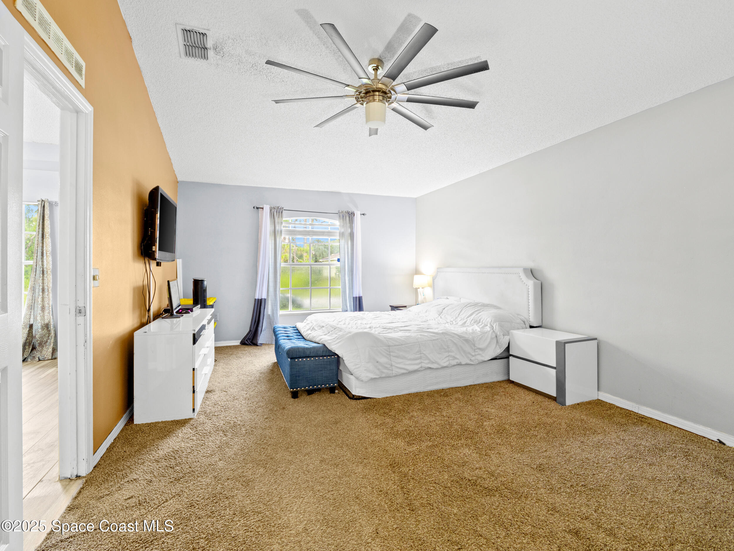 1526 Manzanita Street NW