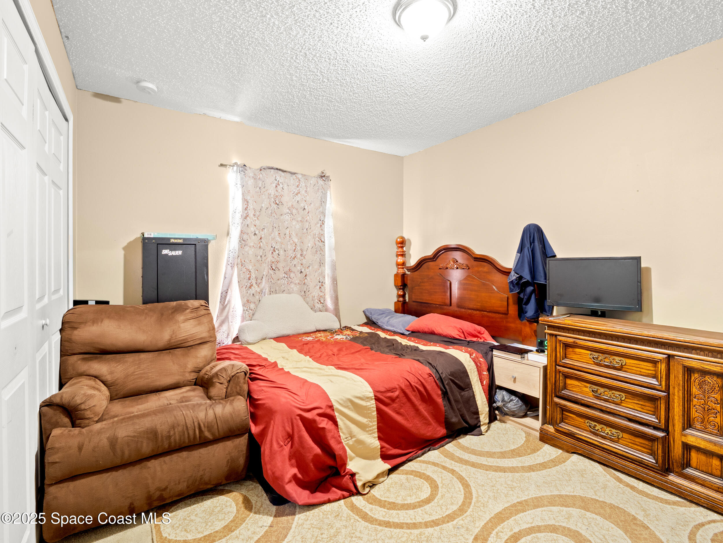 1526 Manzanita Street NW