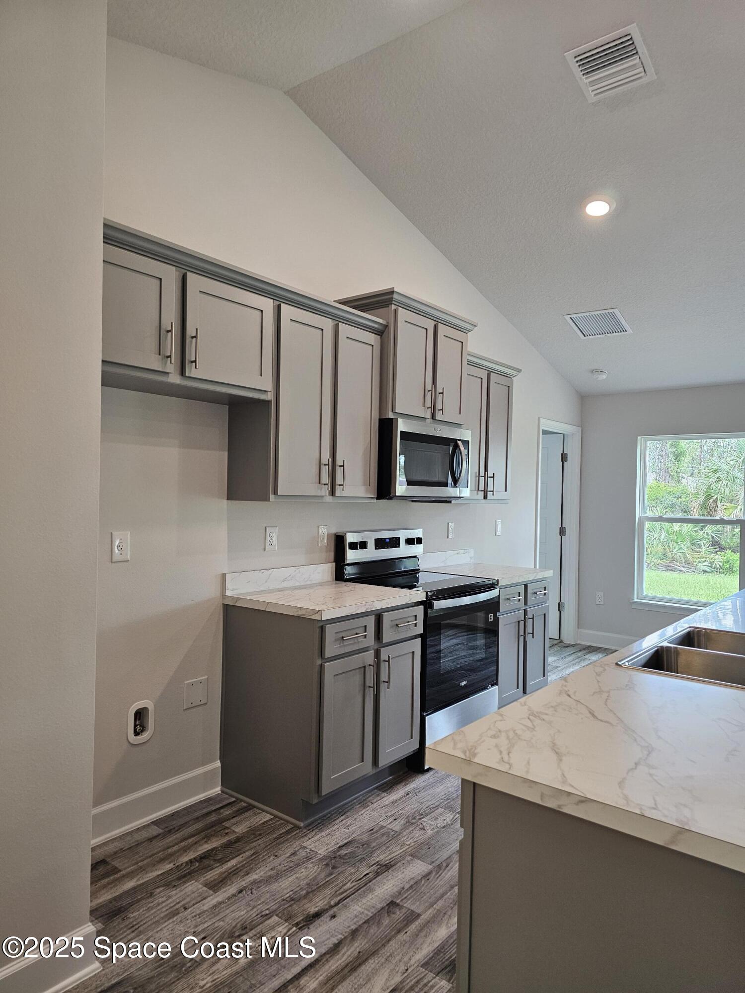 789 San Filippo Drive SE