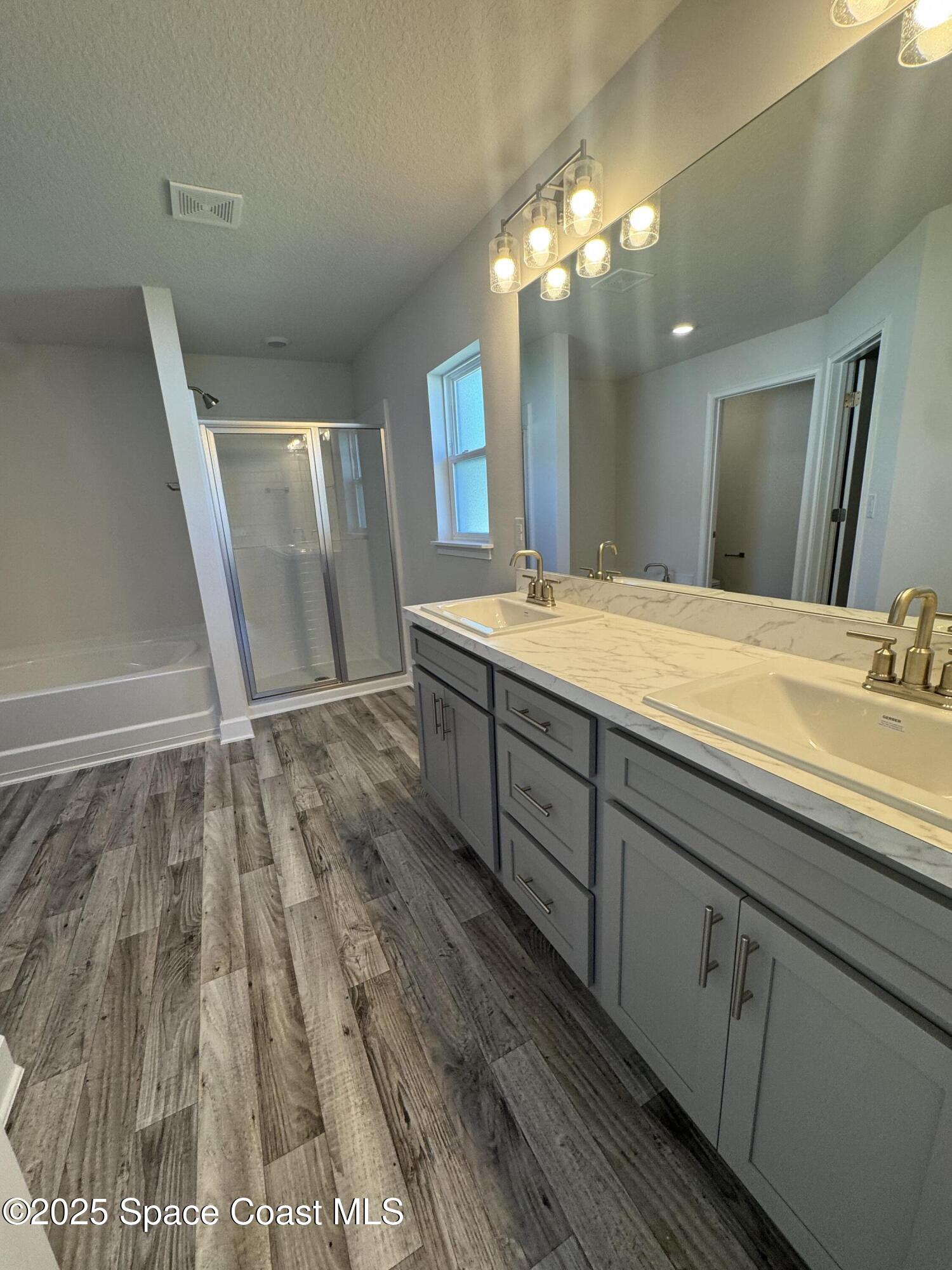 1347 De Groodt Road SW