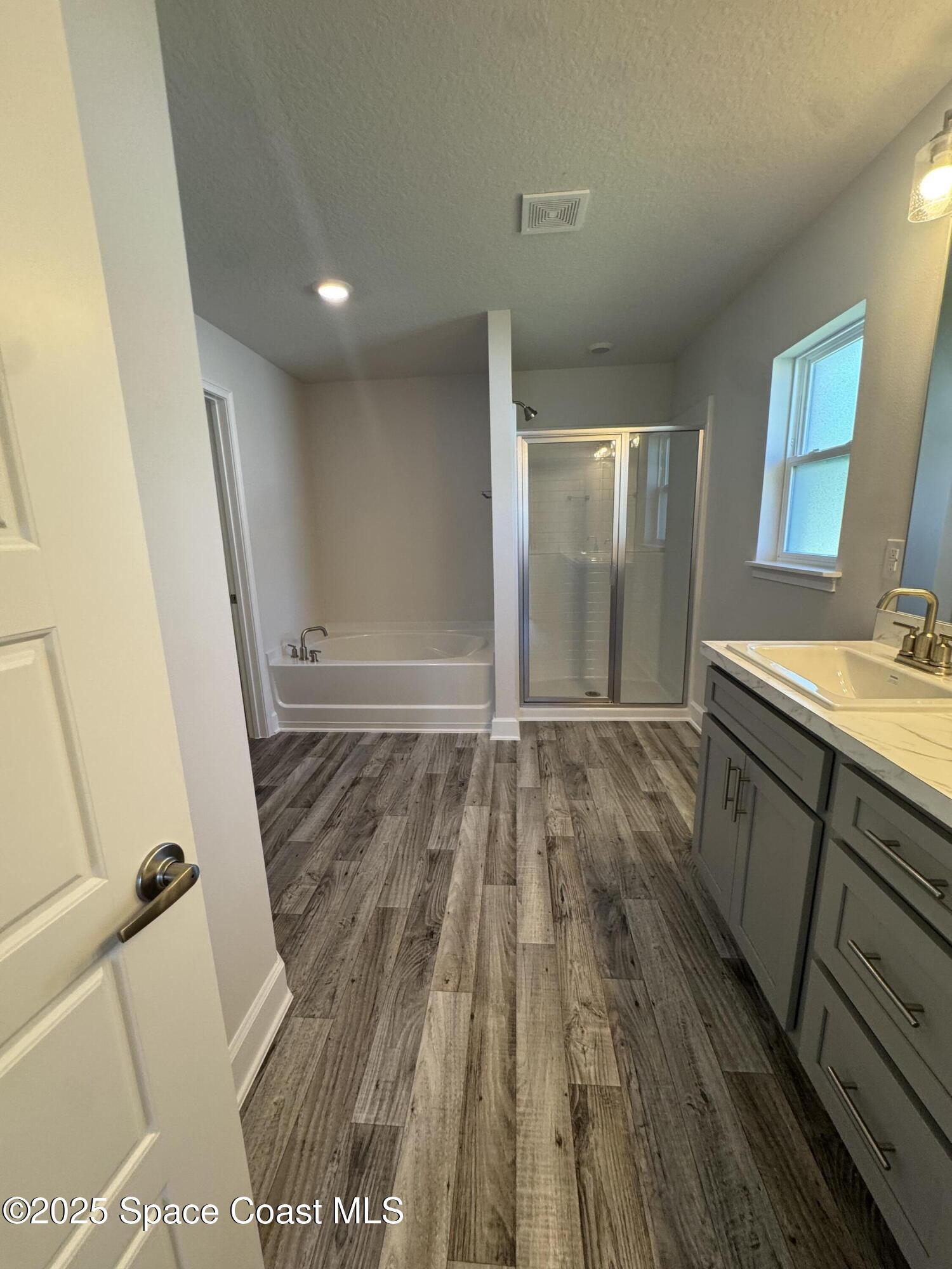 1347 De Groodt Road SW