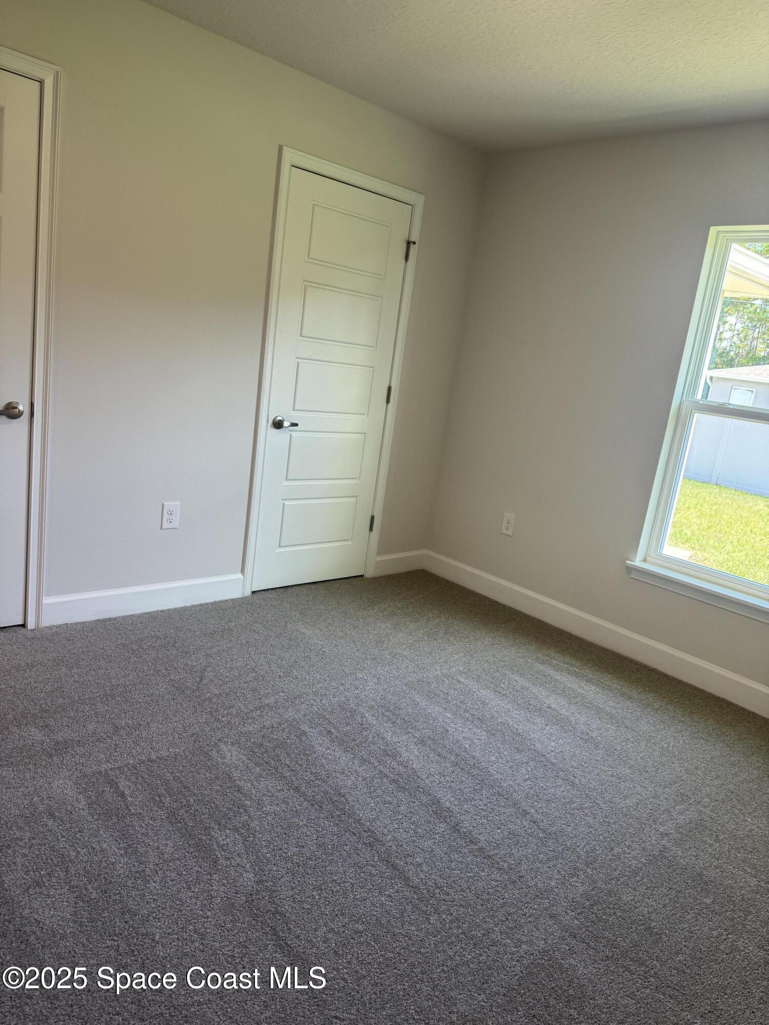 1347 De Groodt Road SW