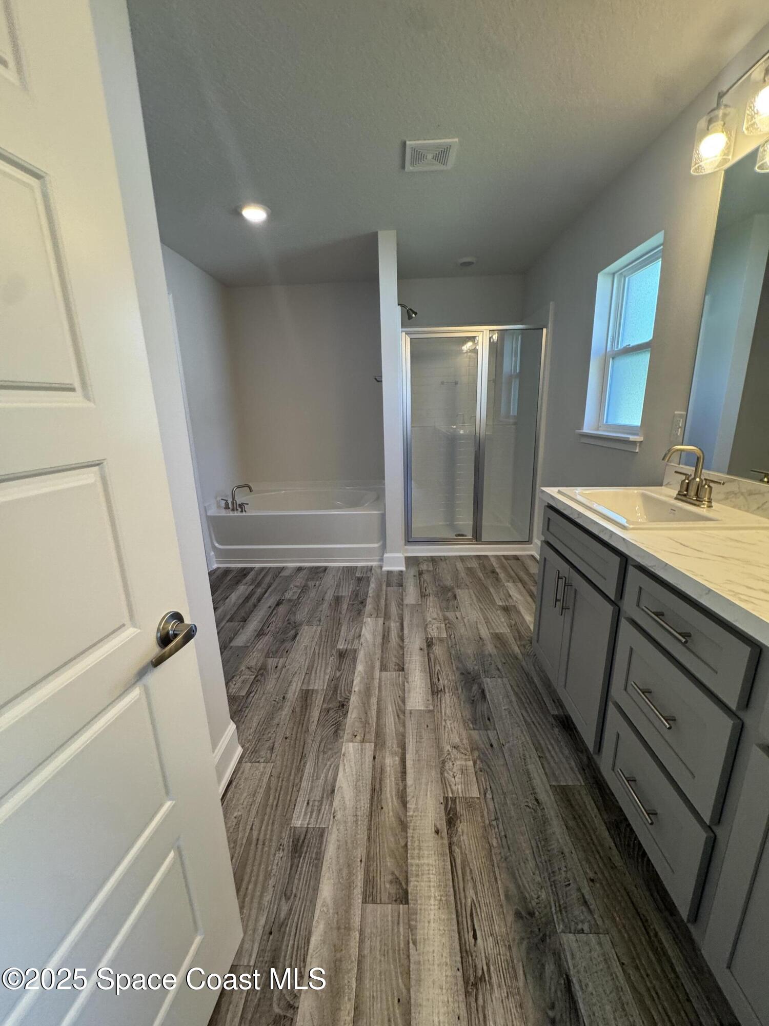 1347 De Groodt Road SW