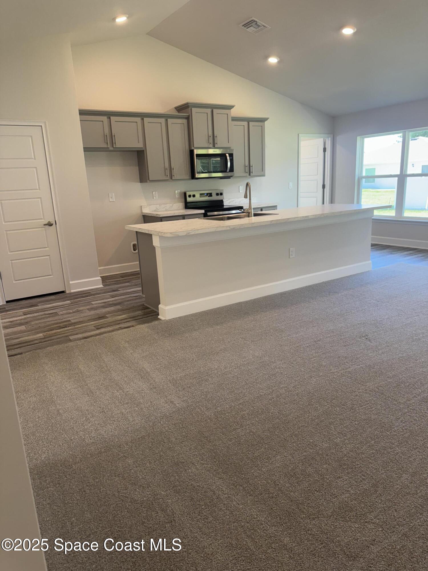 1347 De Groodt Road SW