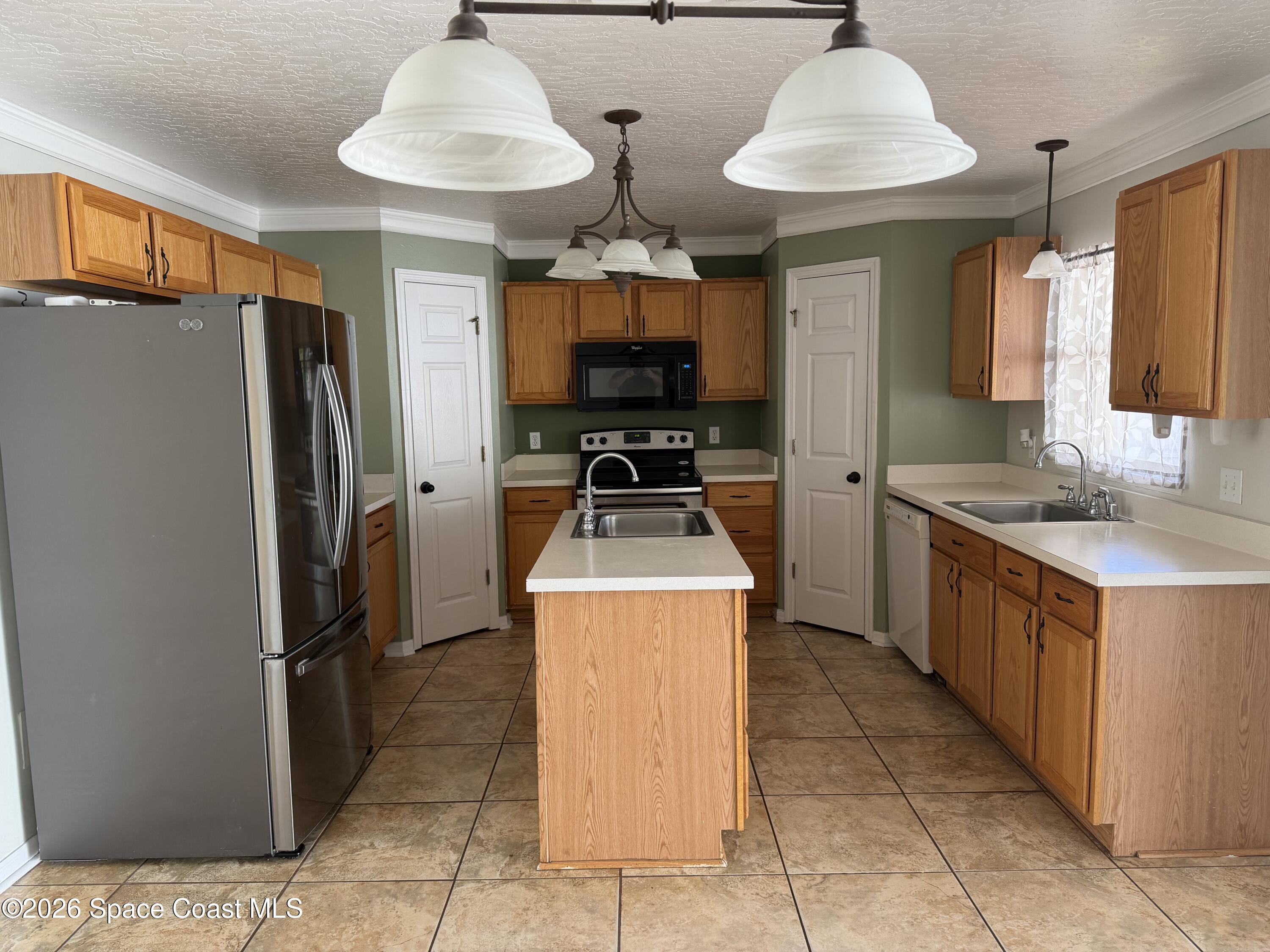 194 NW Abalone Road NW