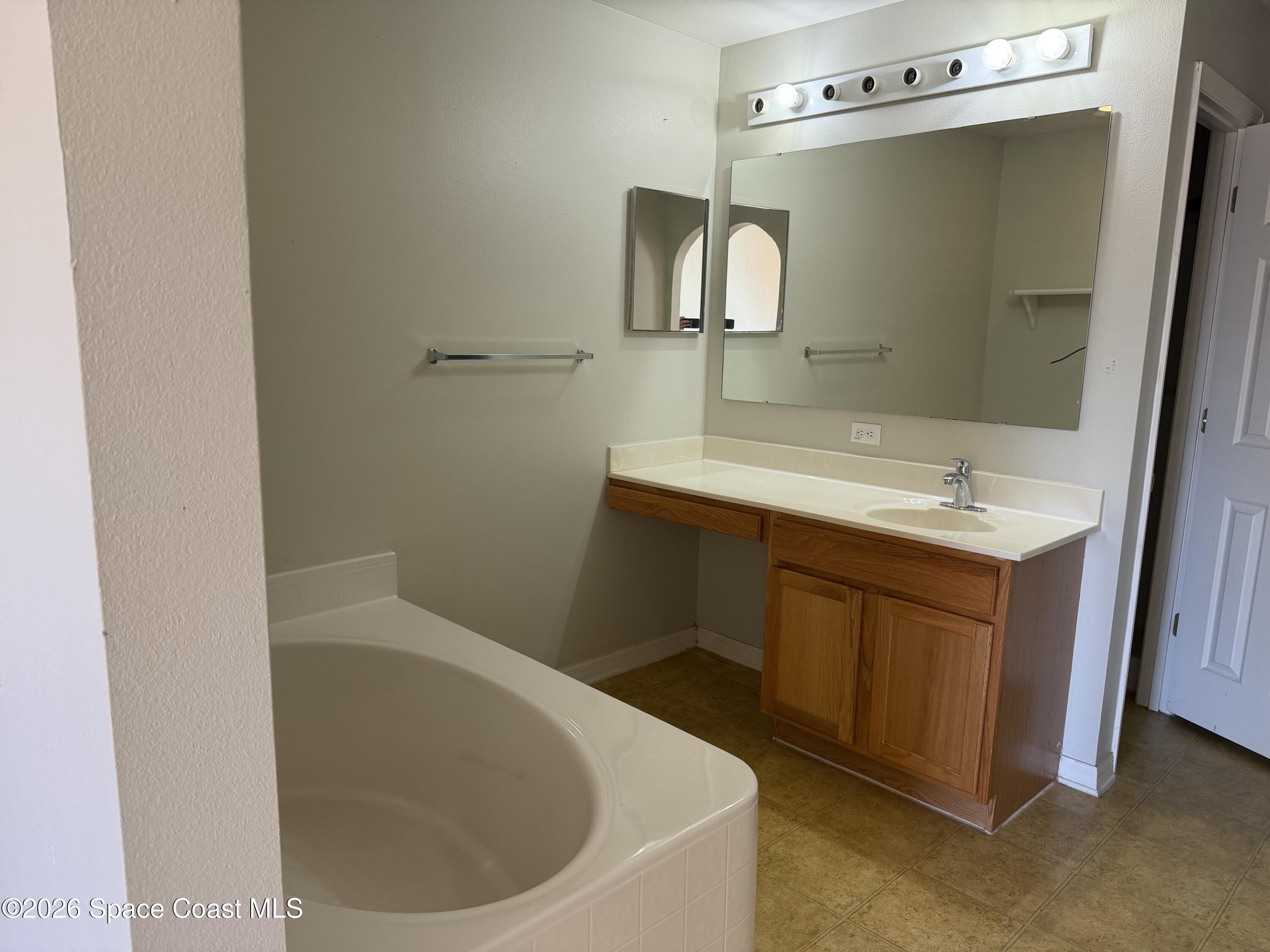 194 NW Abalone Road NW