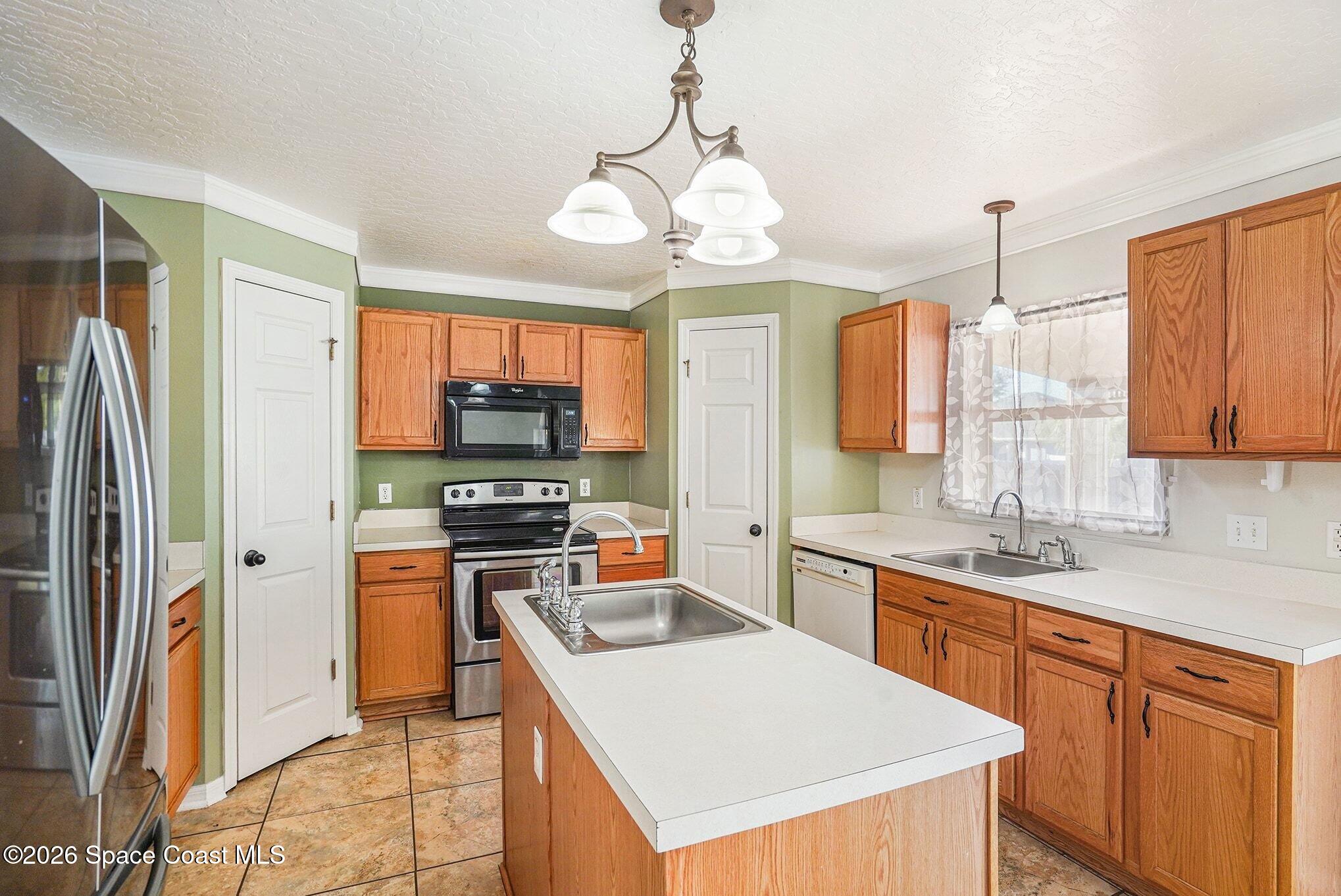 194 NW Abalone Road NW