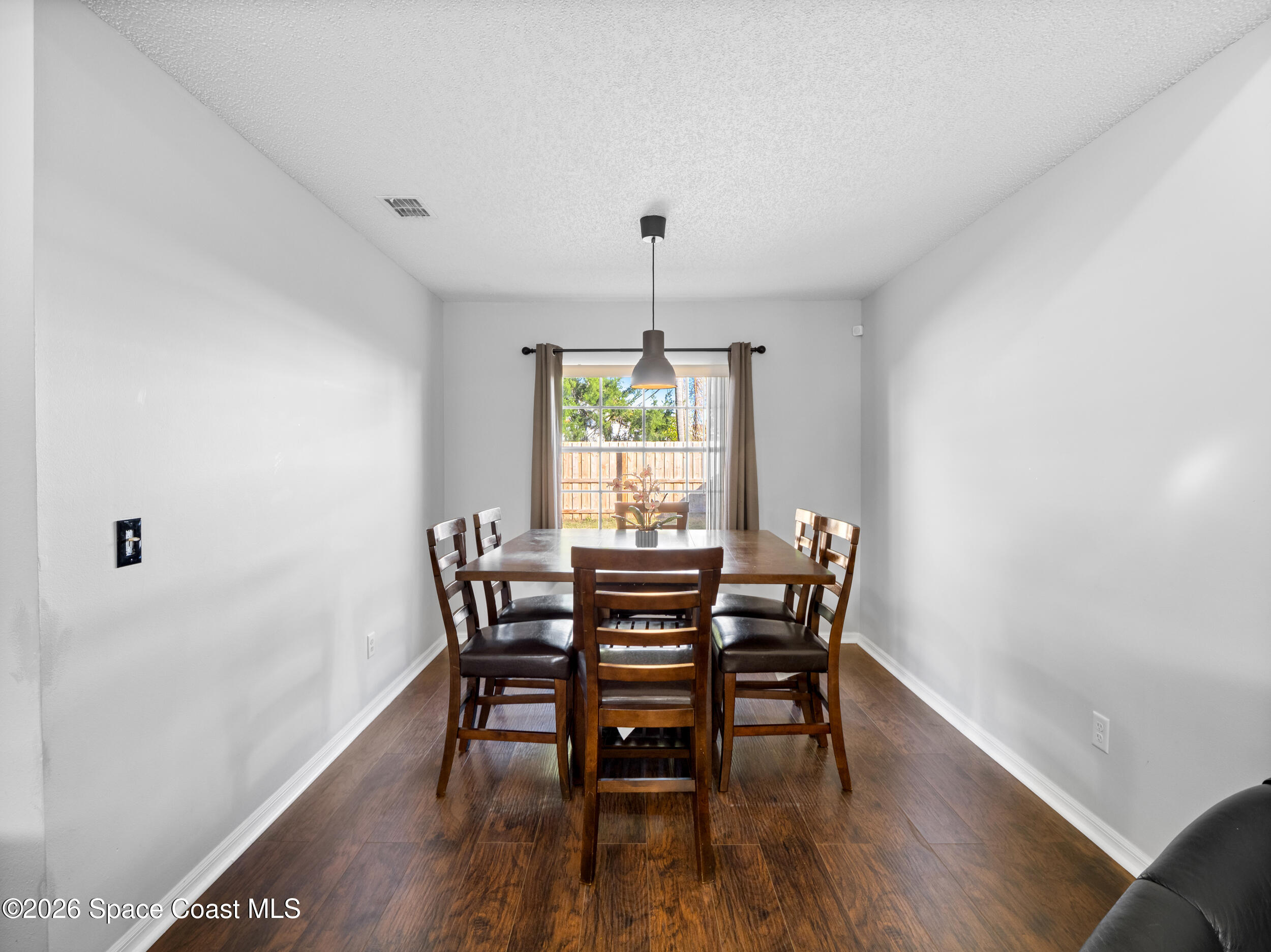 1543 Lawndale Circle